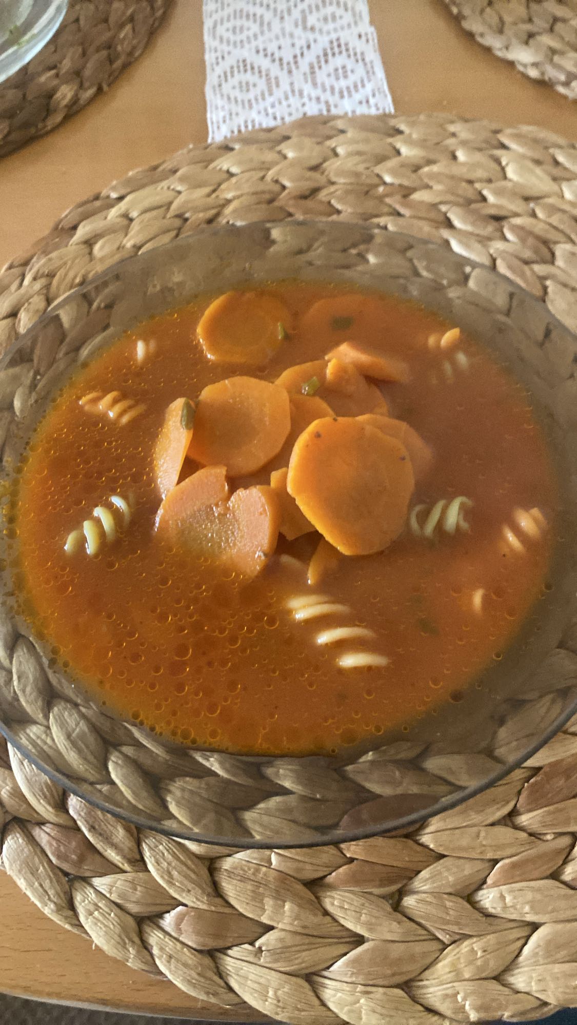 zupa marchewkowa z makaronem