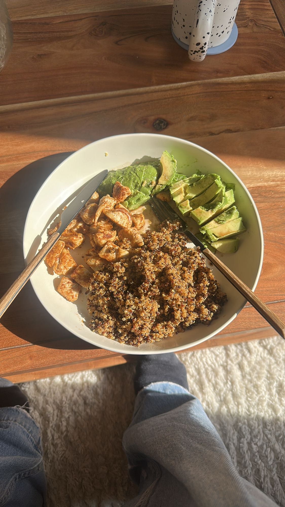 Bol quinoa poulet avocat