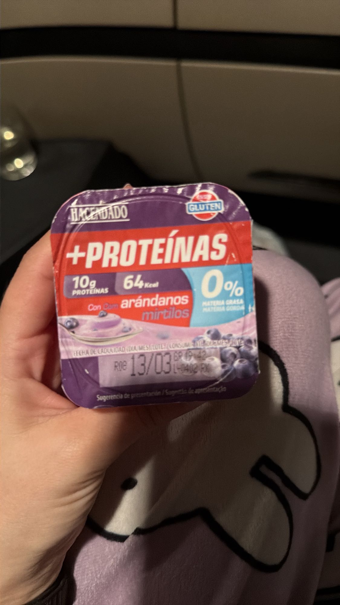 Iaurt proteic cu afine