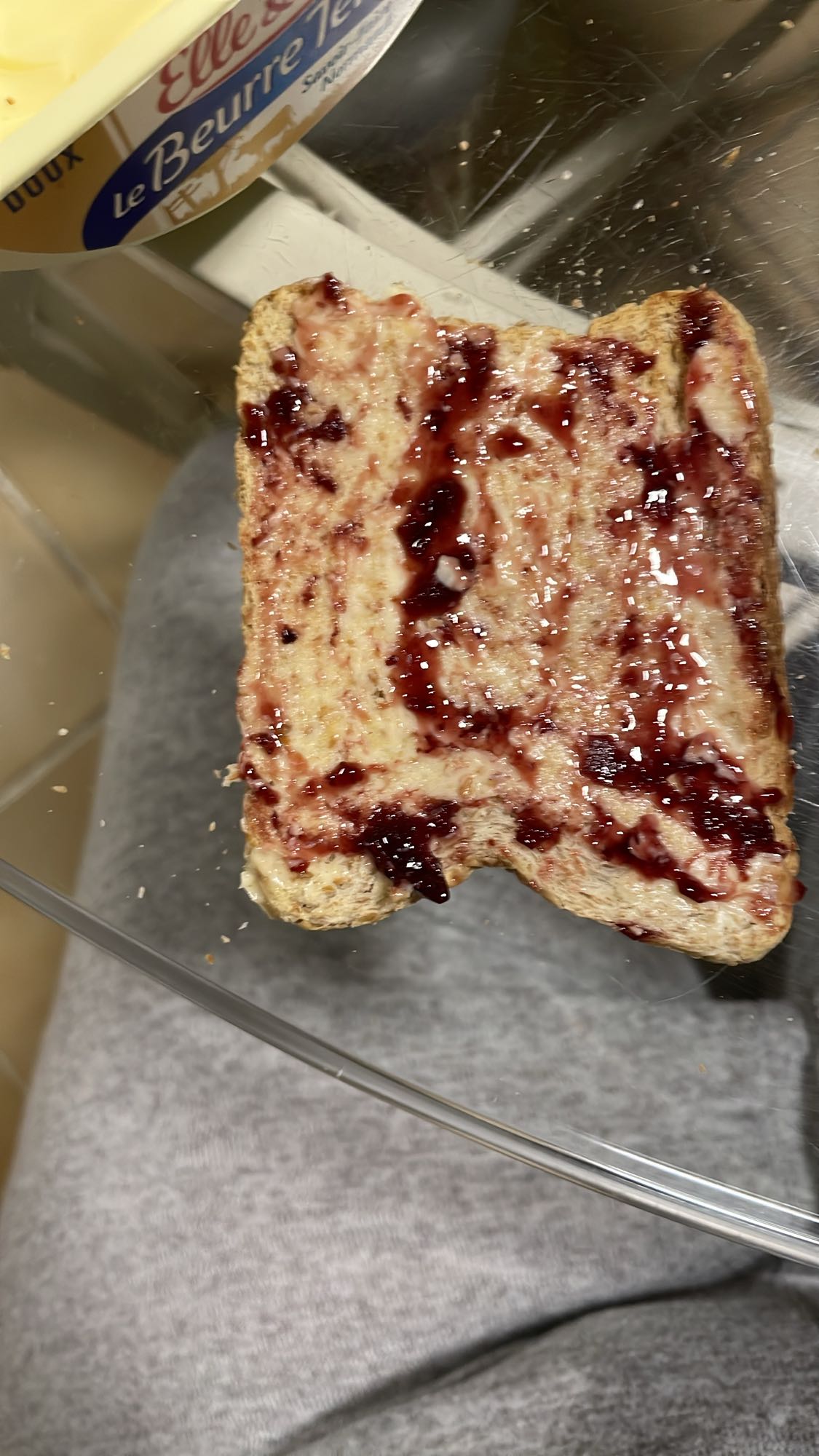 Tartine confiture beurre