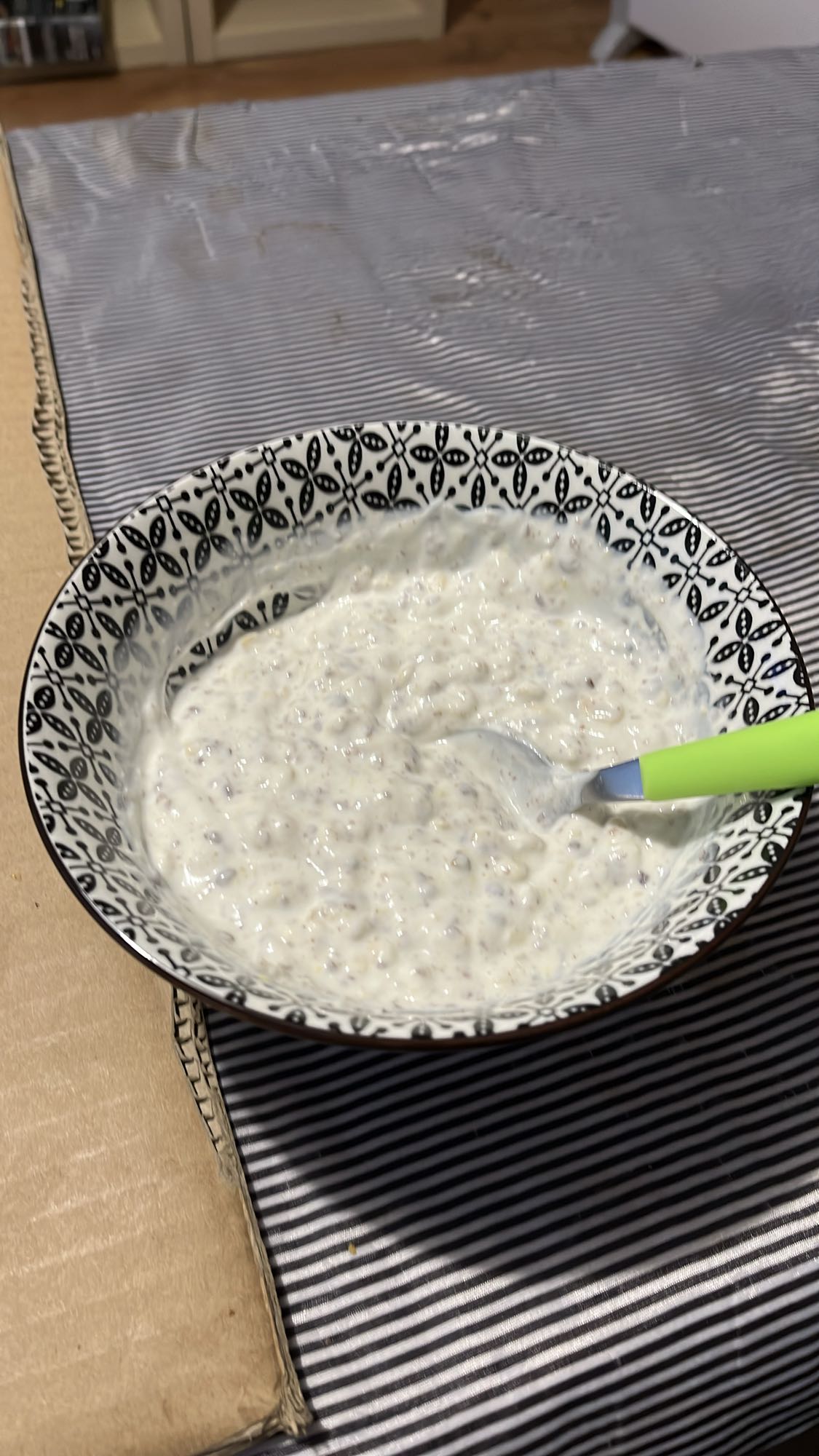 овесена каша с кисело мляко