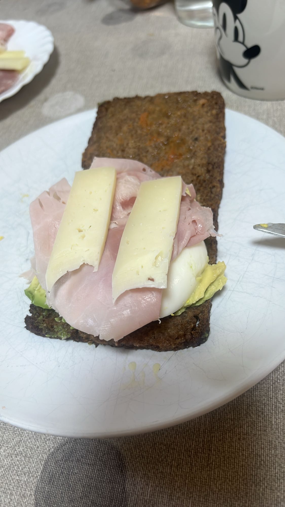 tostada de jamón y huevo