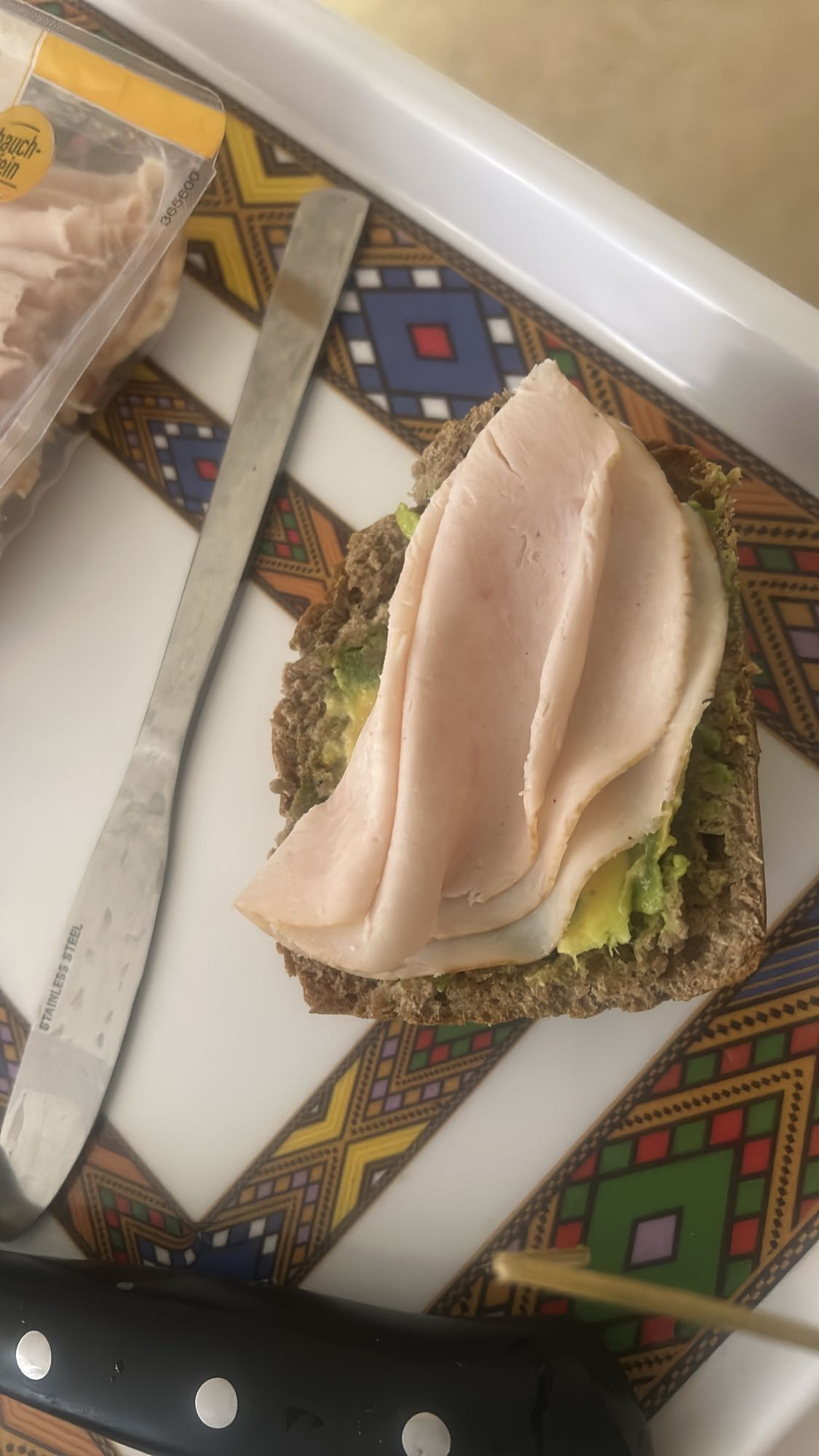 Kalkoen-avocado broodje