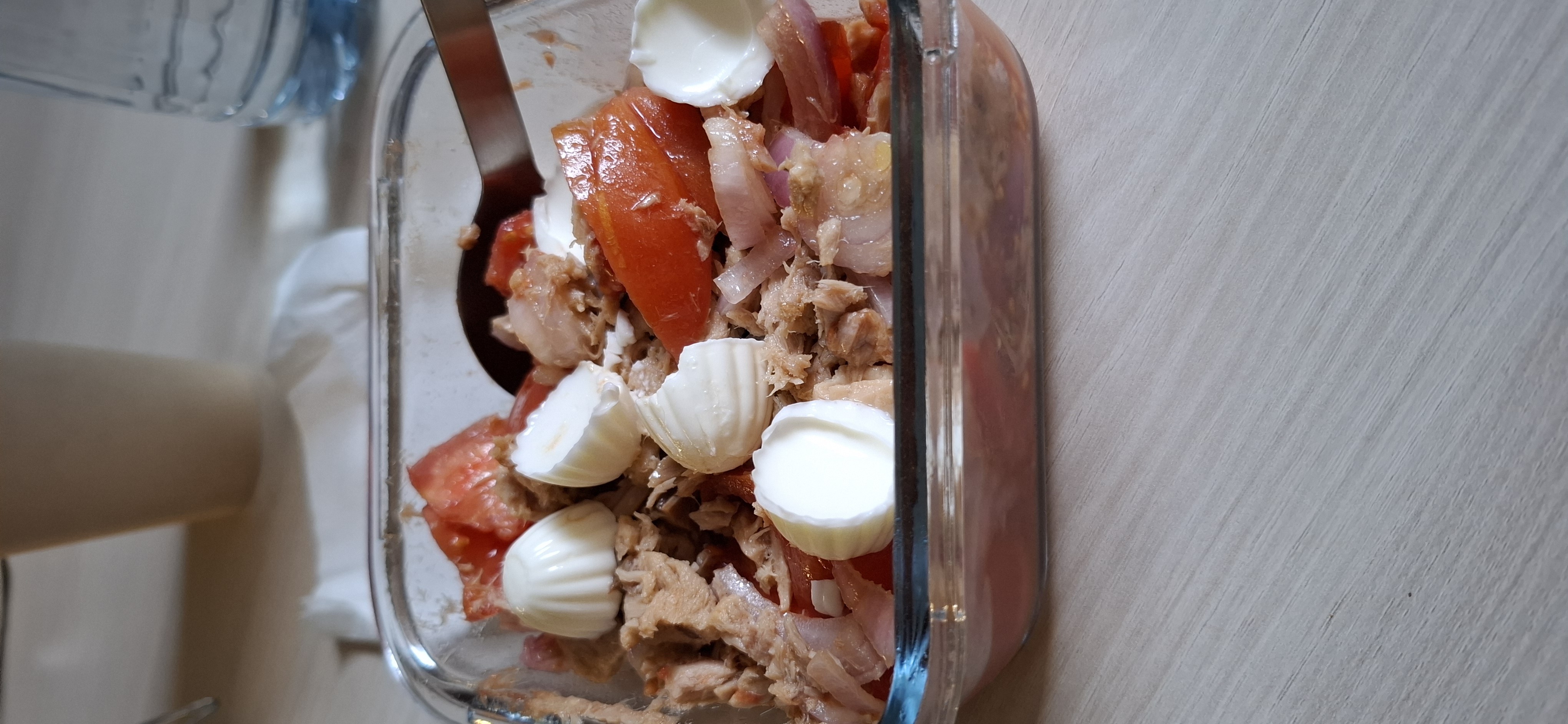 Ensalada de atún y tomate