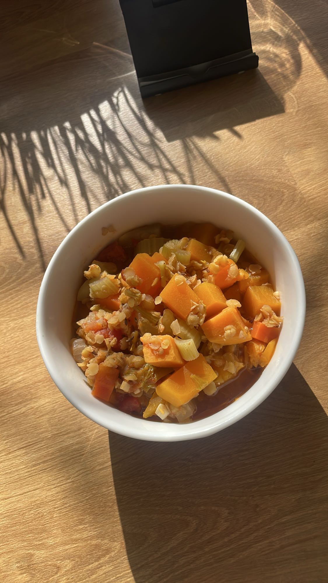 Gulasz z soczewicą i warzywami