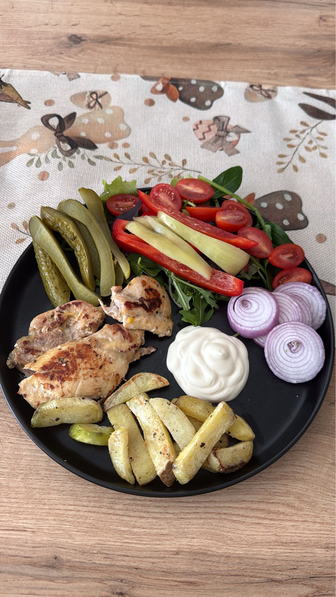 Pui cu legume și cartofi