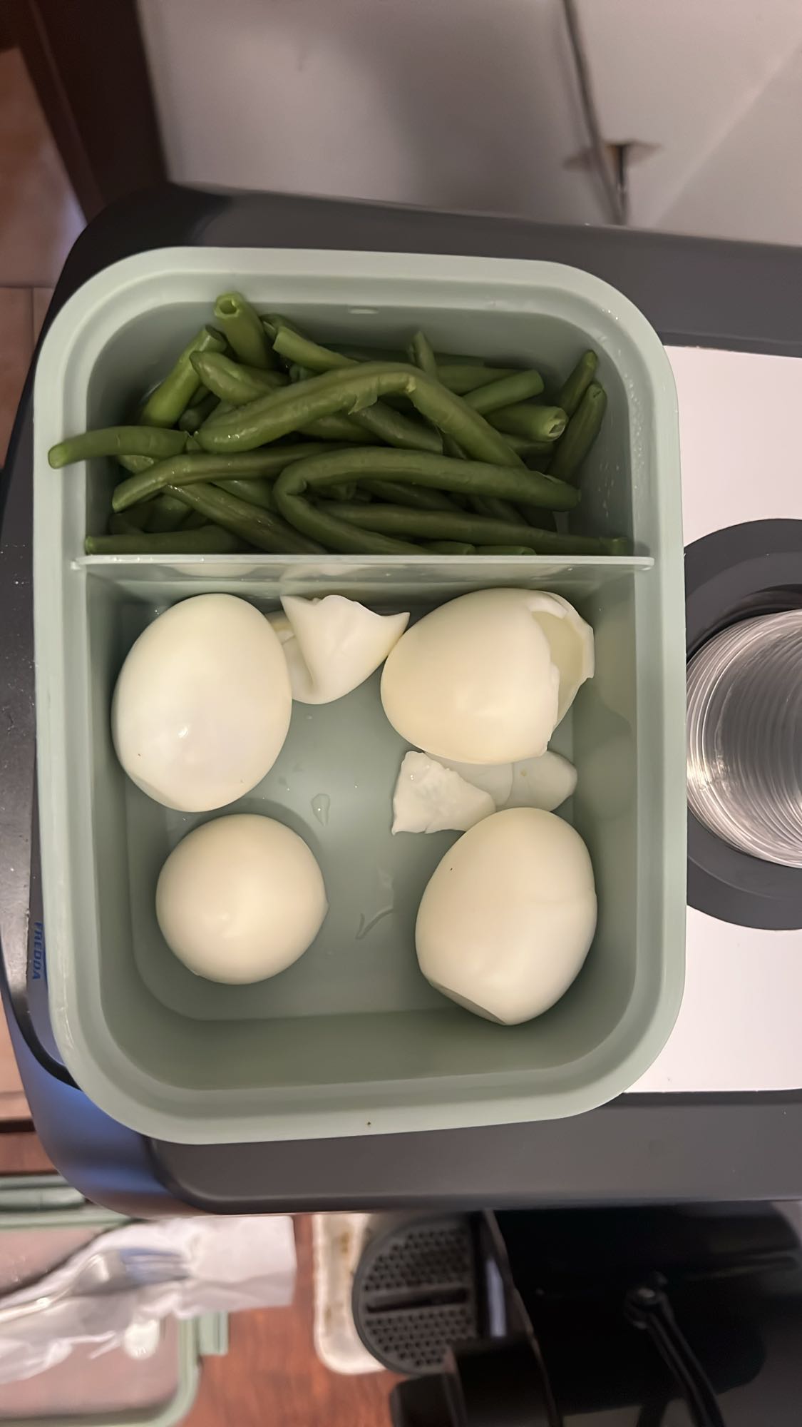 Yumurta ve Fasulye Kutusu