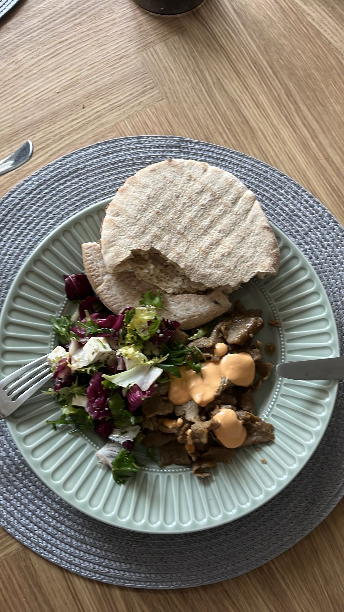 Kebabtallrik med pitabröd