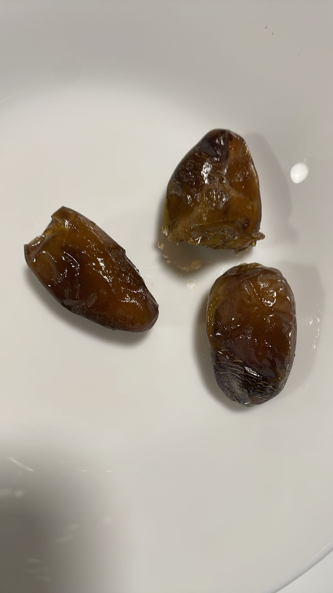 Trois dattes