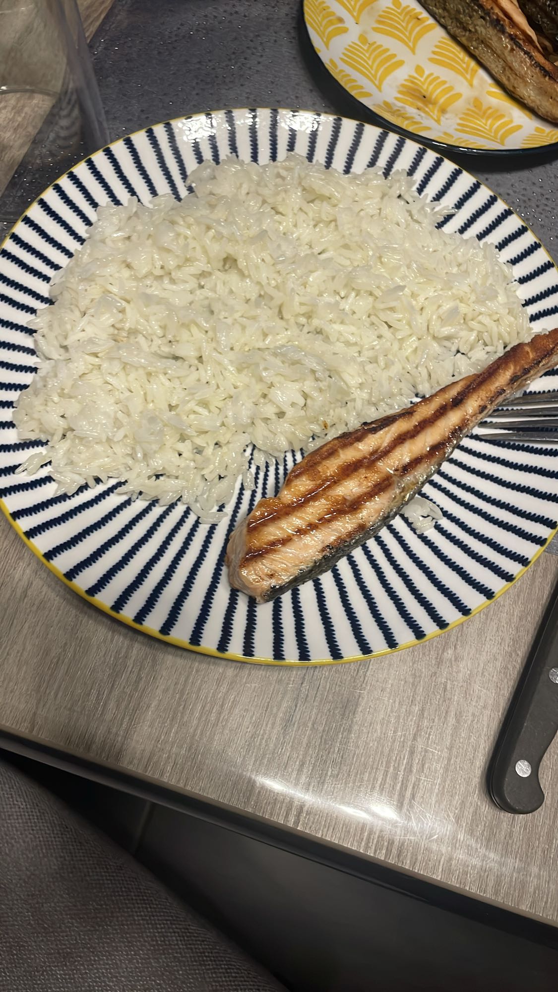 Saumon grillé et riz