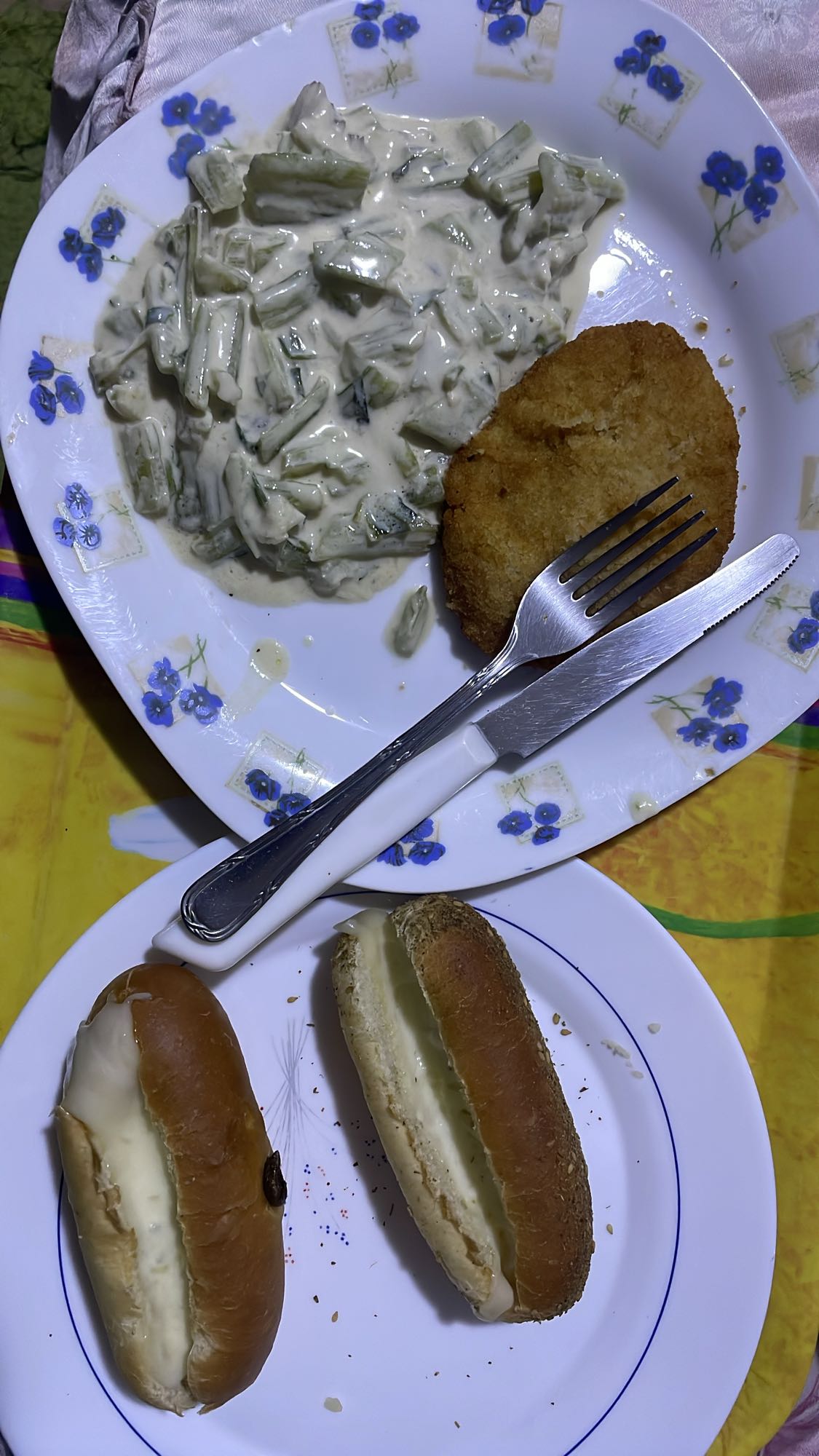 Breaded cutlet & creamy salad