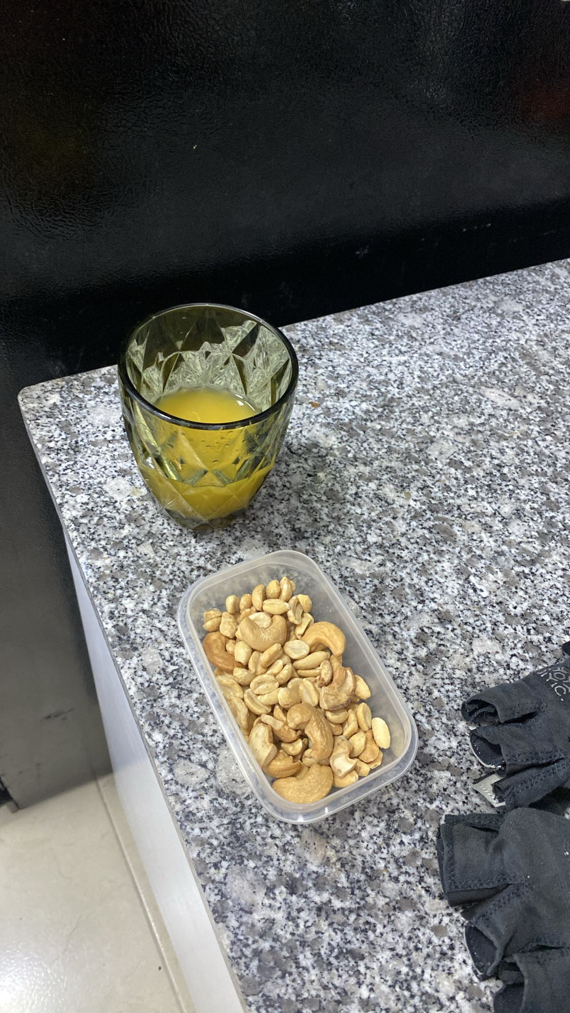 jugo y nueces mixtas