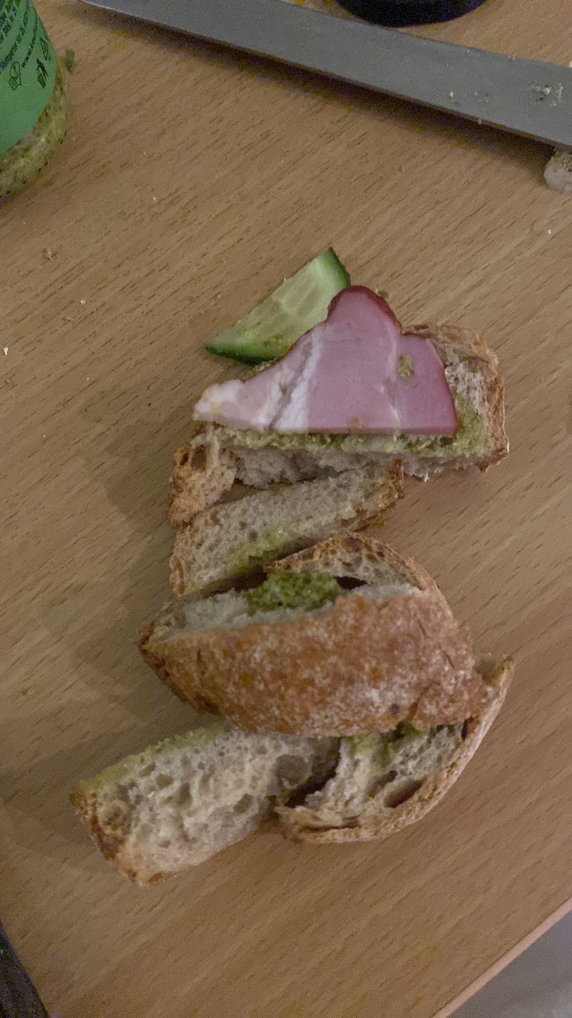 Kanapka z szynką i ogórkiem