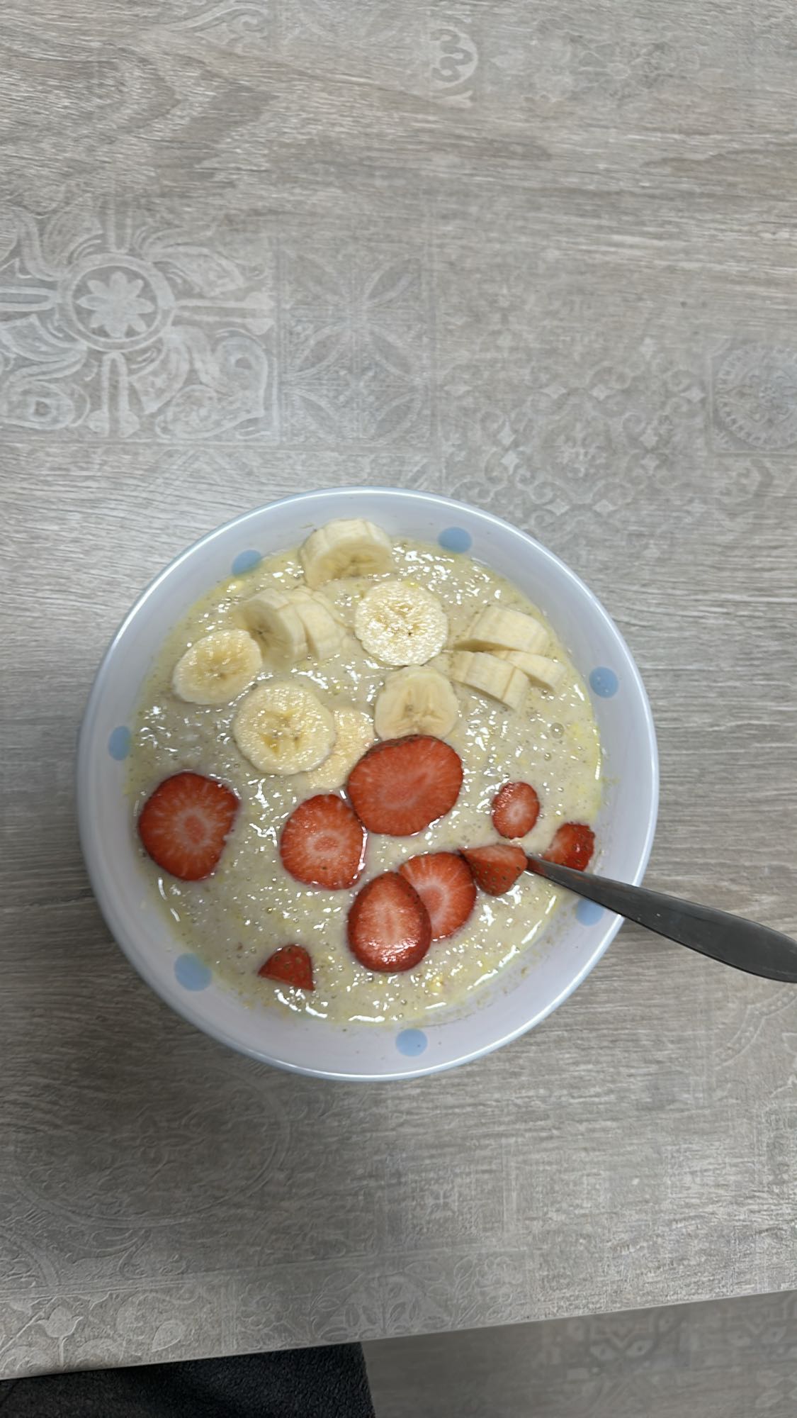 avena con plátano y fresas