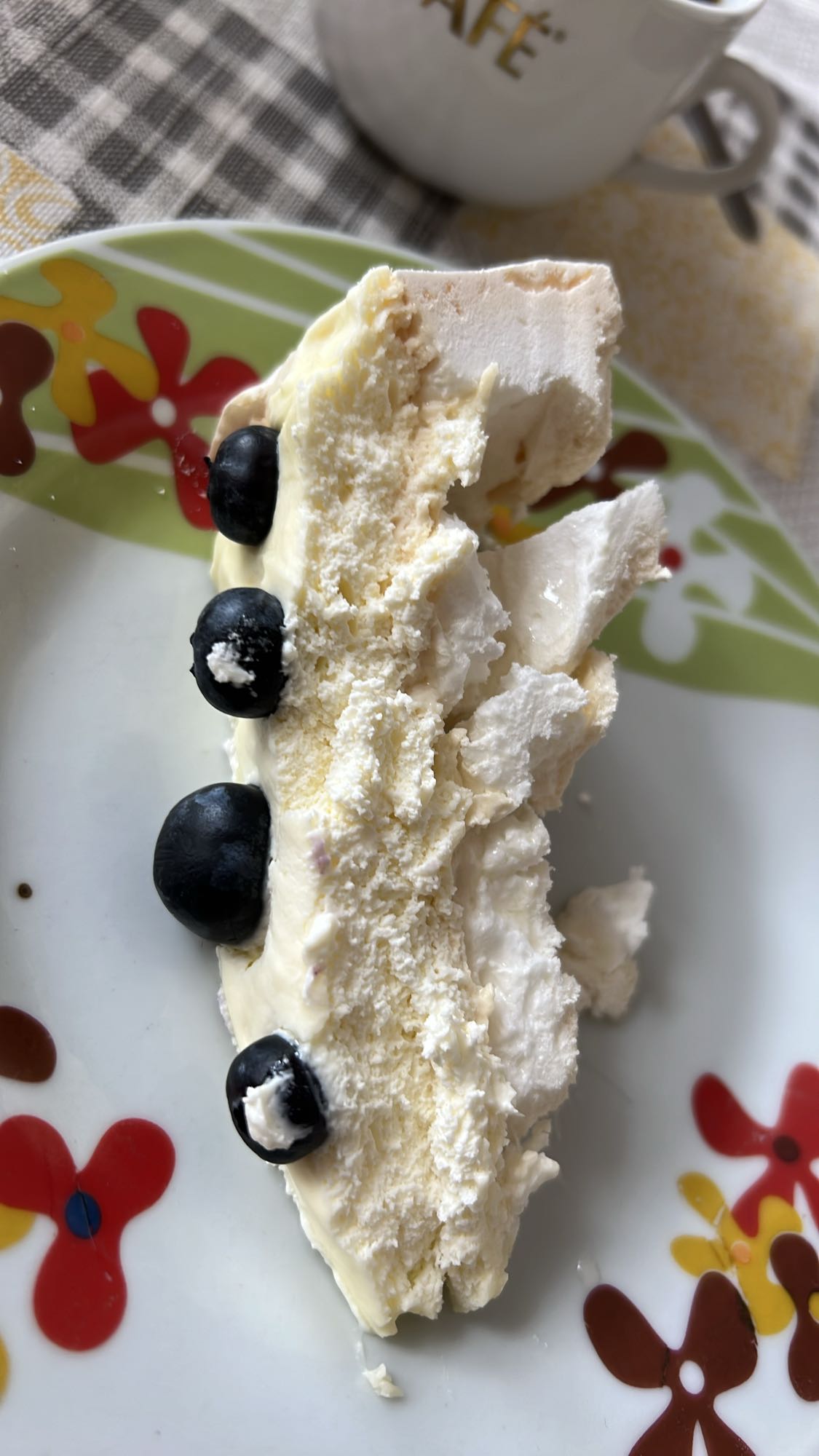 Pavlova z borówkami