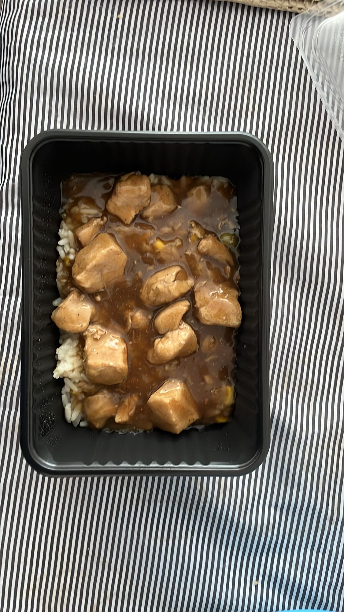 Пиле с ориз и сос