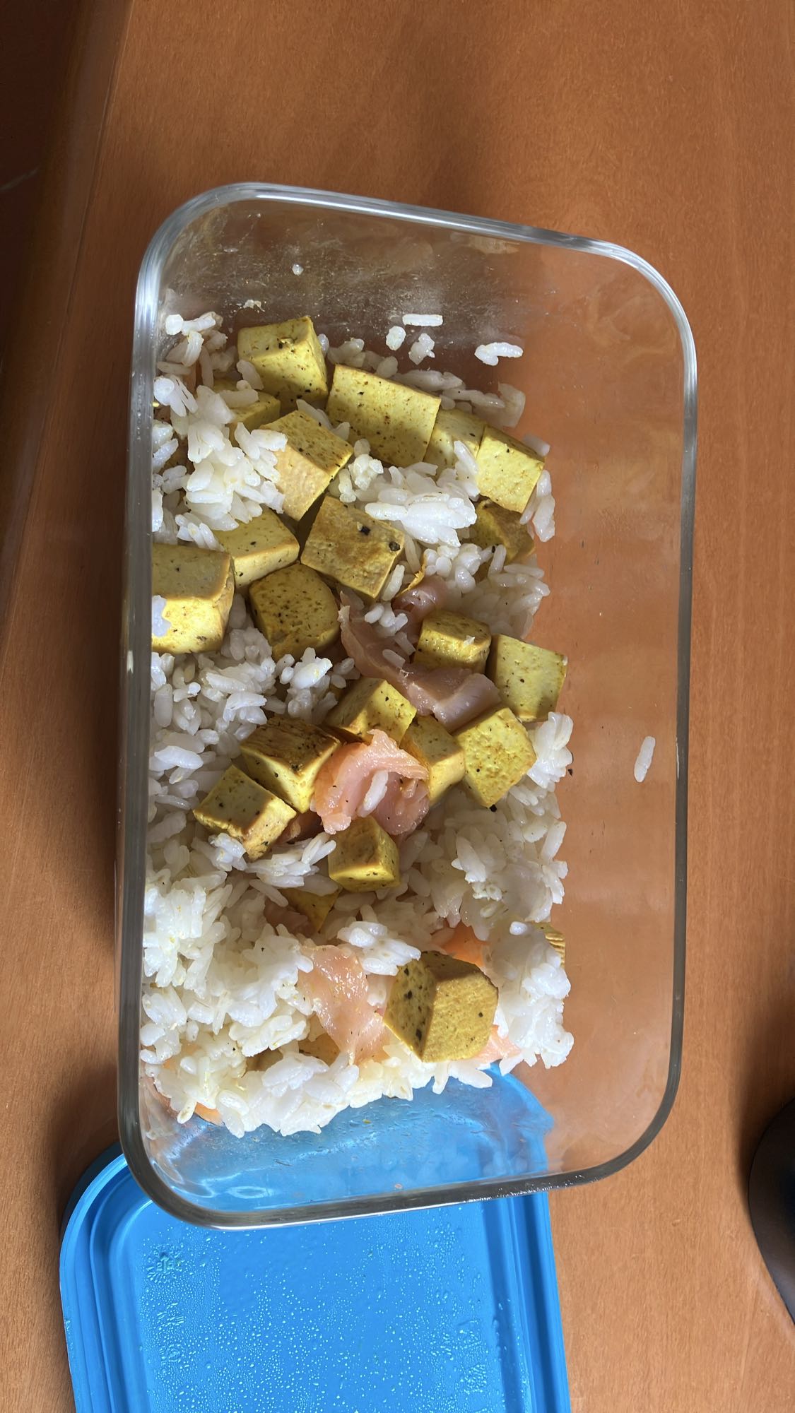 Tofu ve Somonlu Pilav