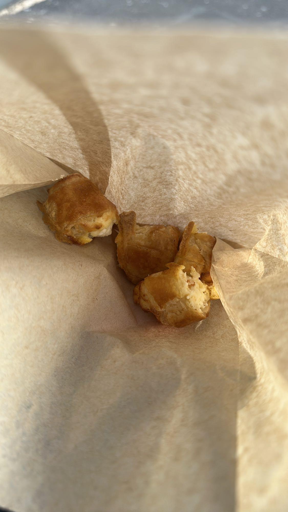 Mini cheese pastries