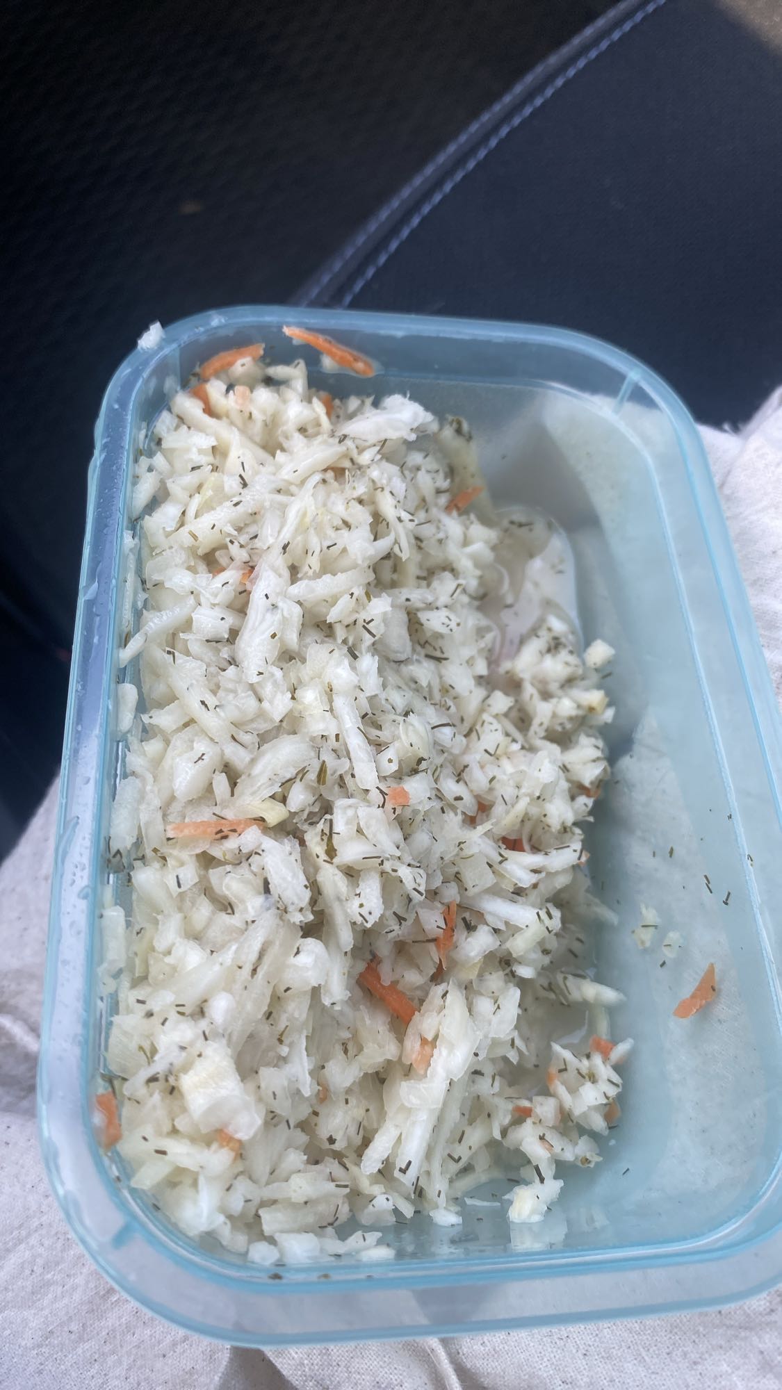 Surówka z białej kapusty