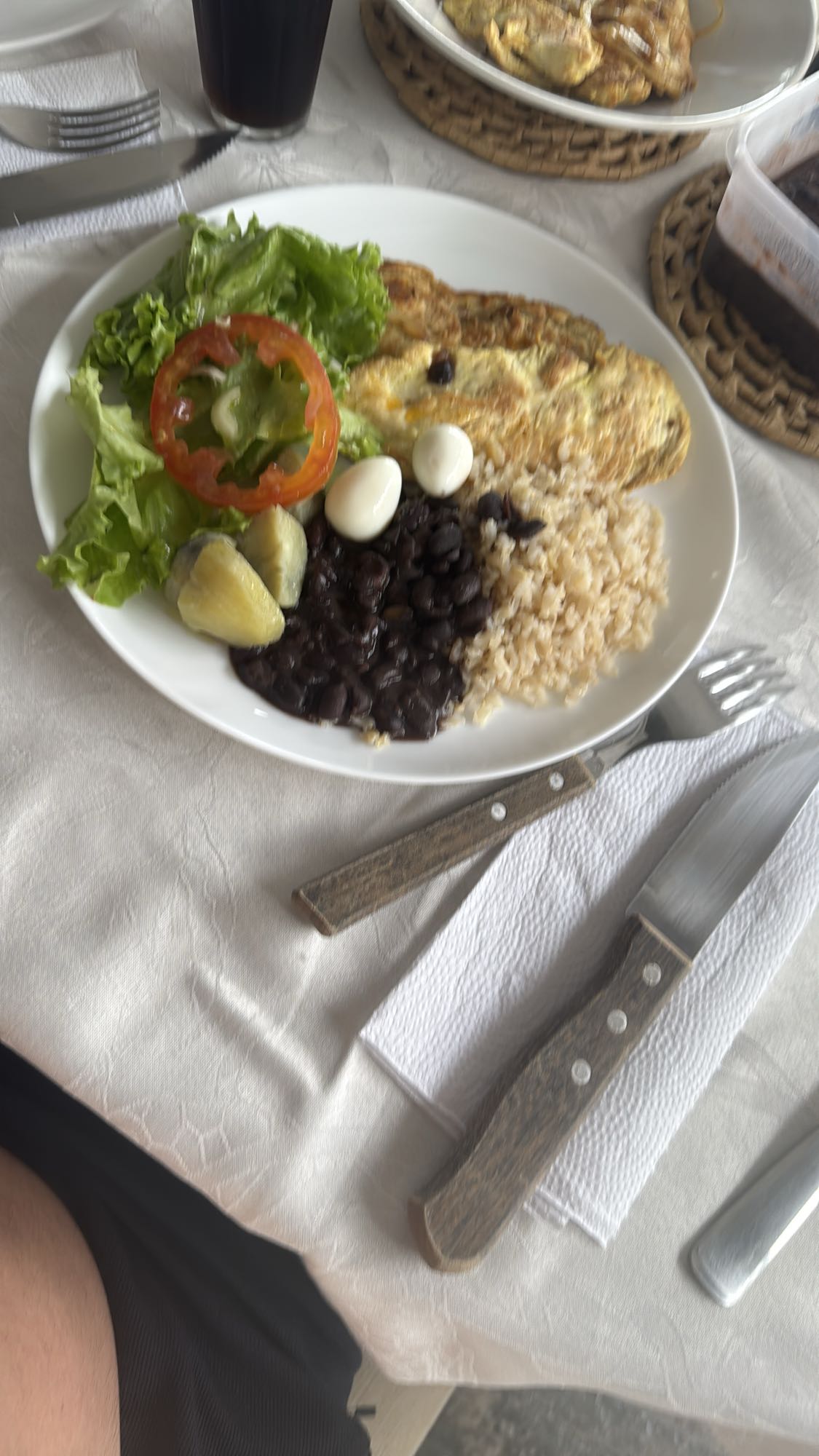 Prato brasileiro com omelete