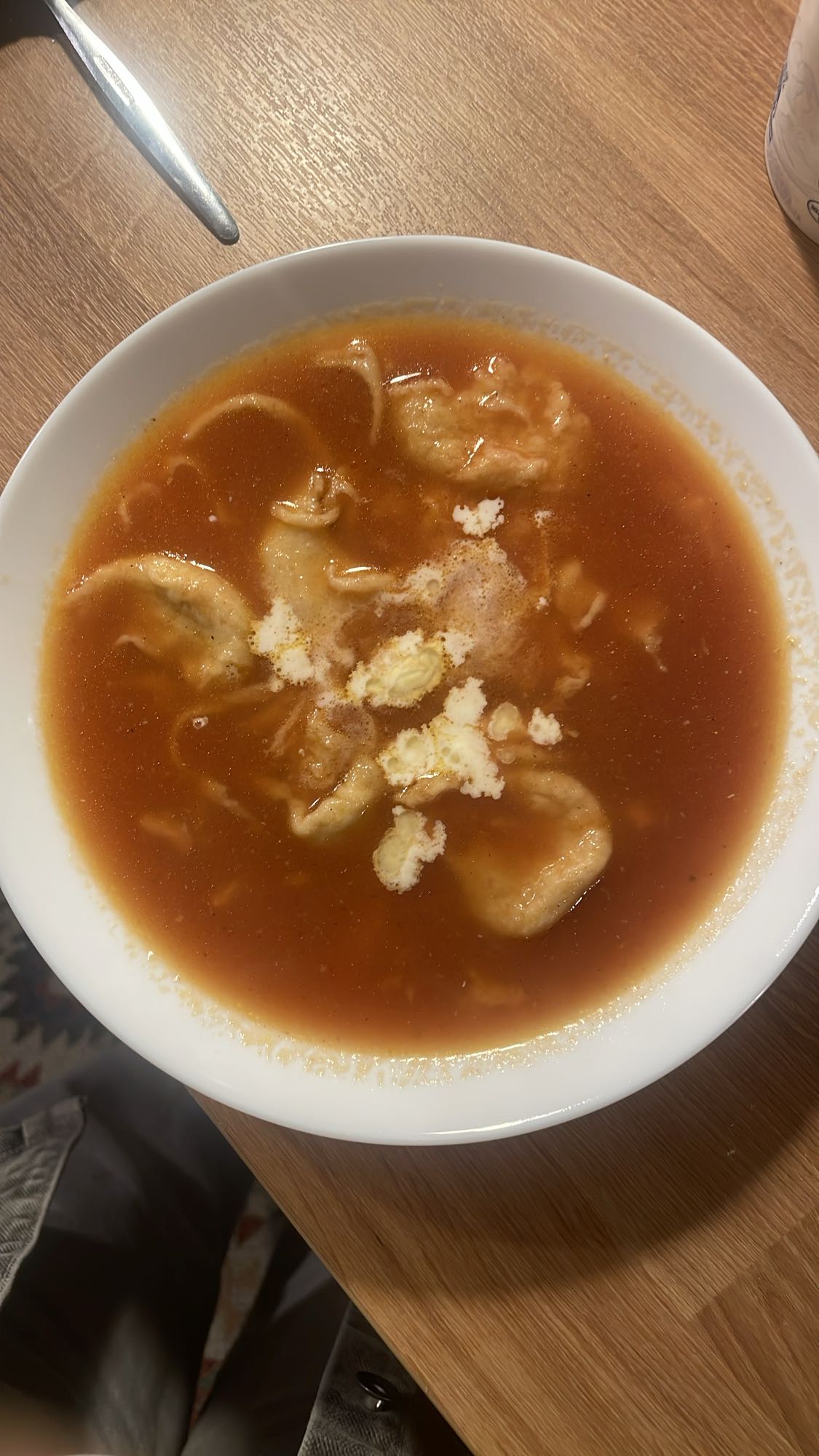 Pomidorowa z pierogami