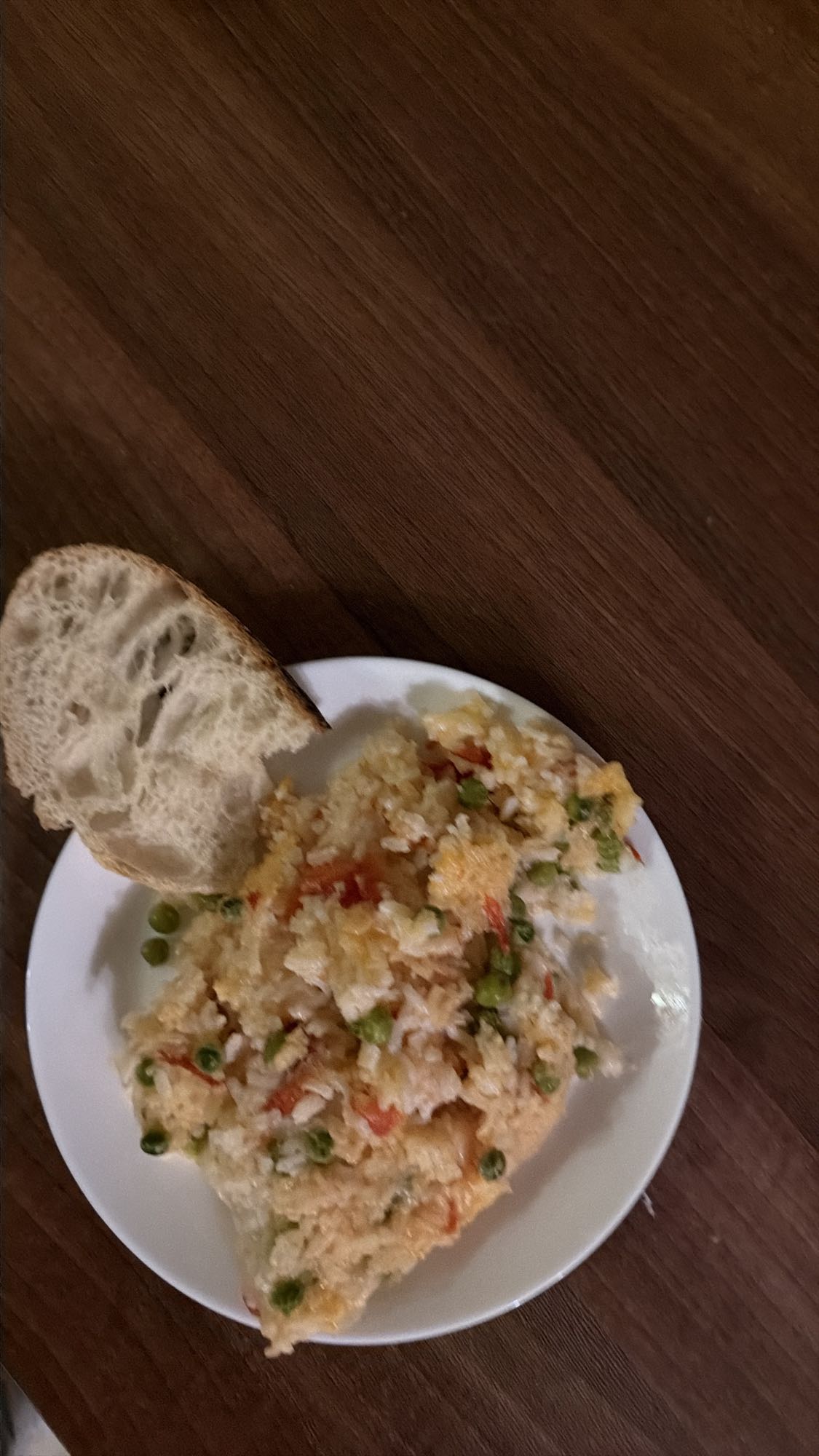 Orez cu legume și pâine