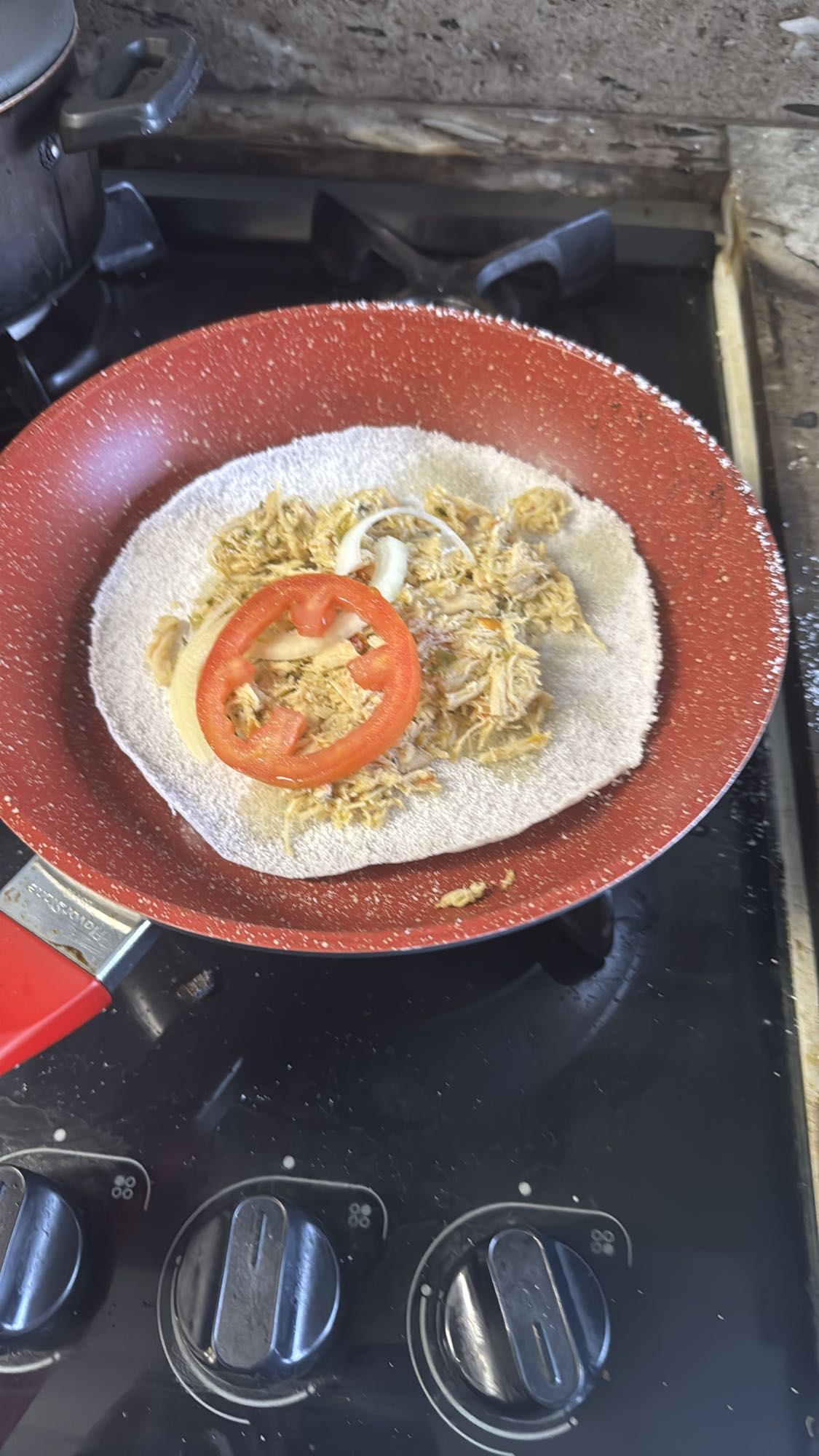 Tapioca com frango e legumes