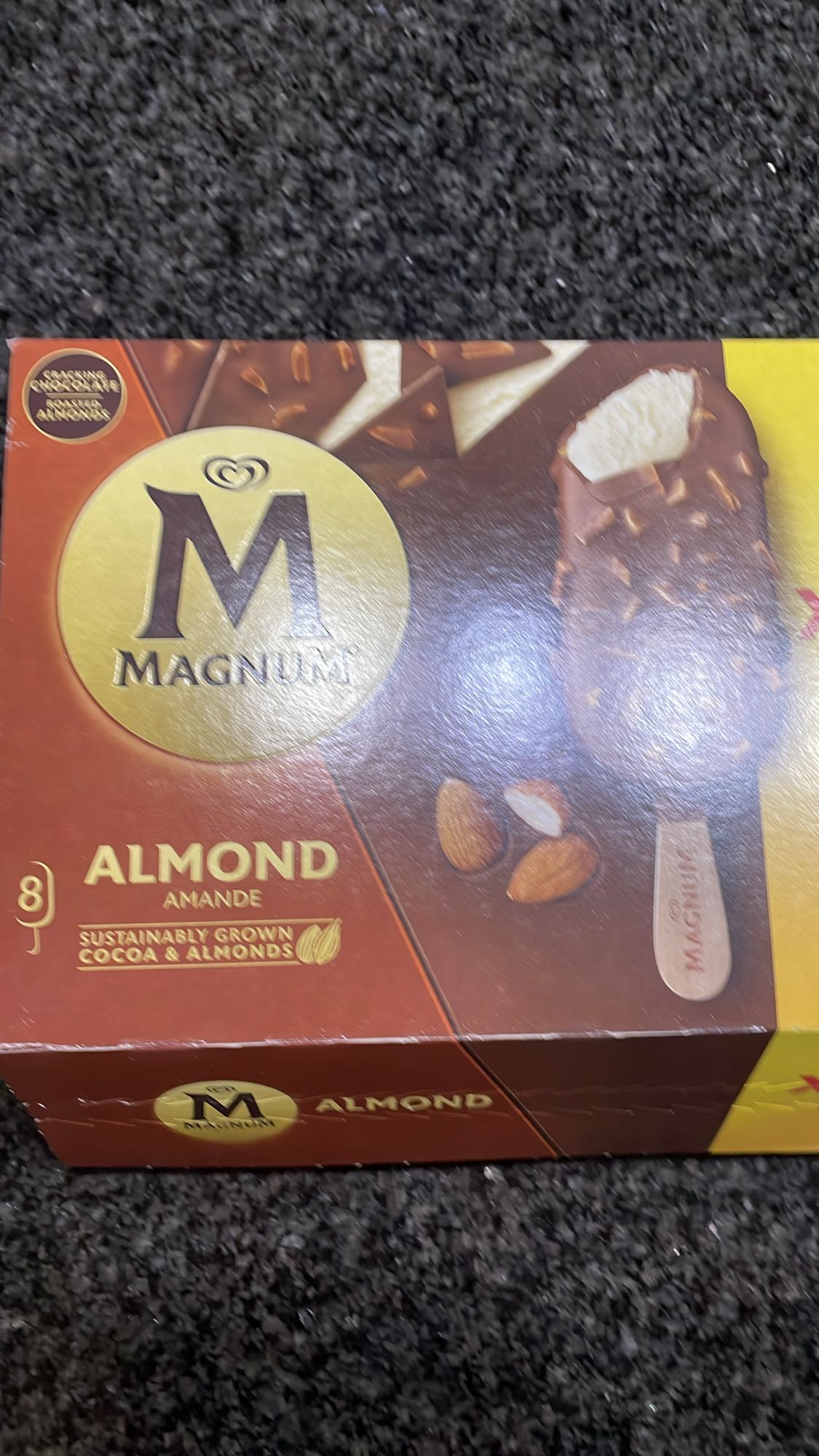Magnum Amandel IJsje