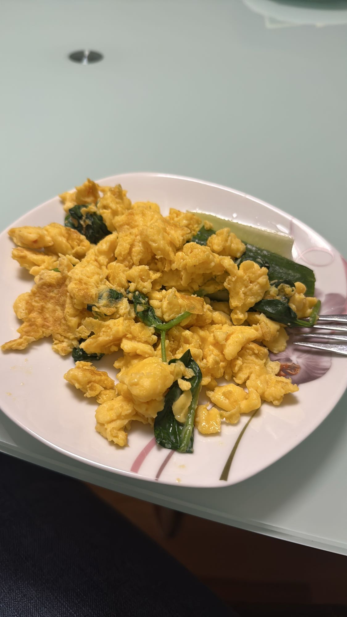 Scrambled eggs with spinach
