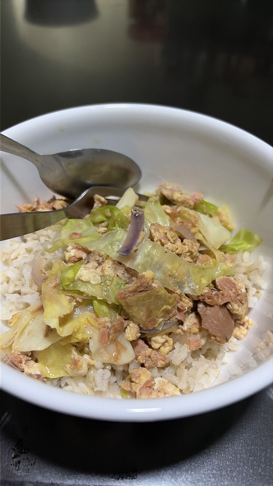 Tuna cabbage rice bowl