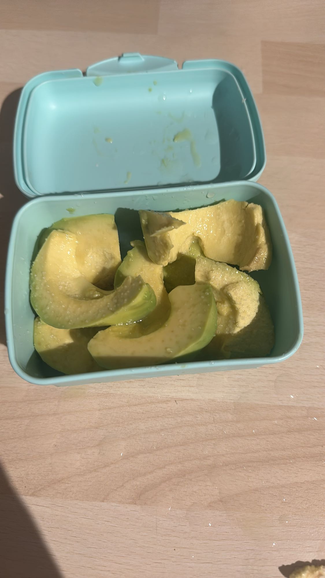 Dilimlenmiş avokado