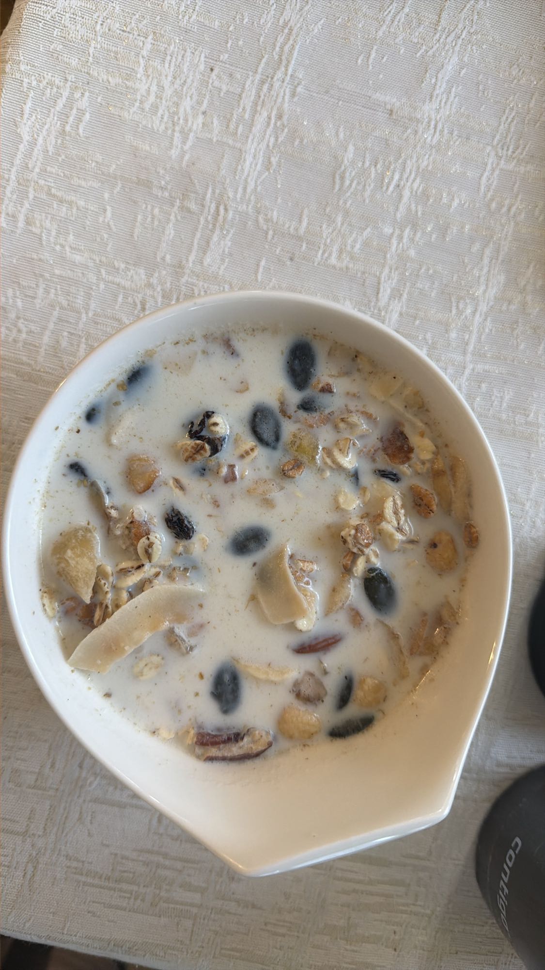 Mleko z musli i owocami