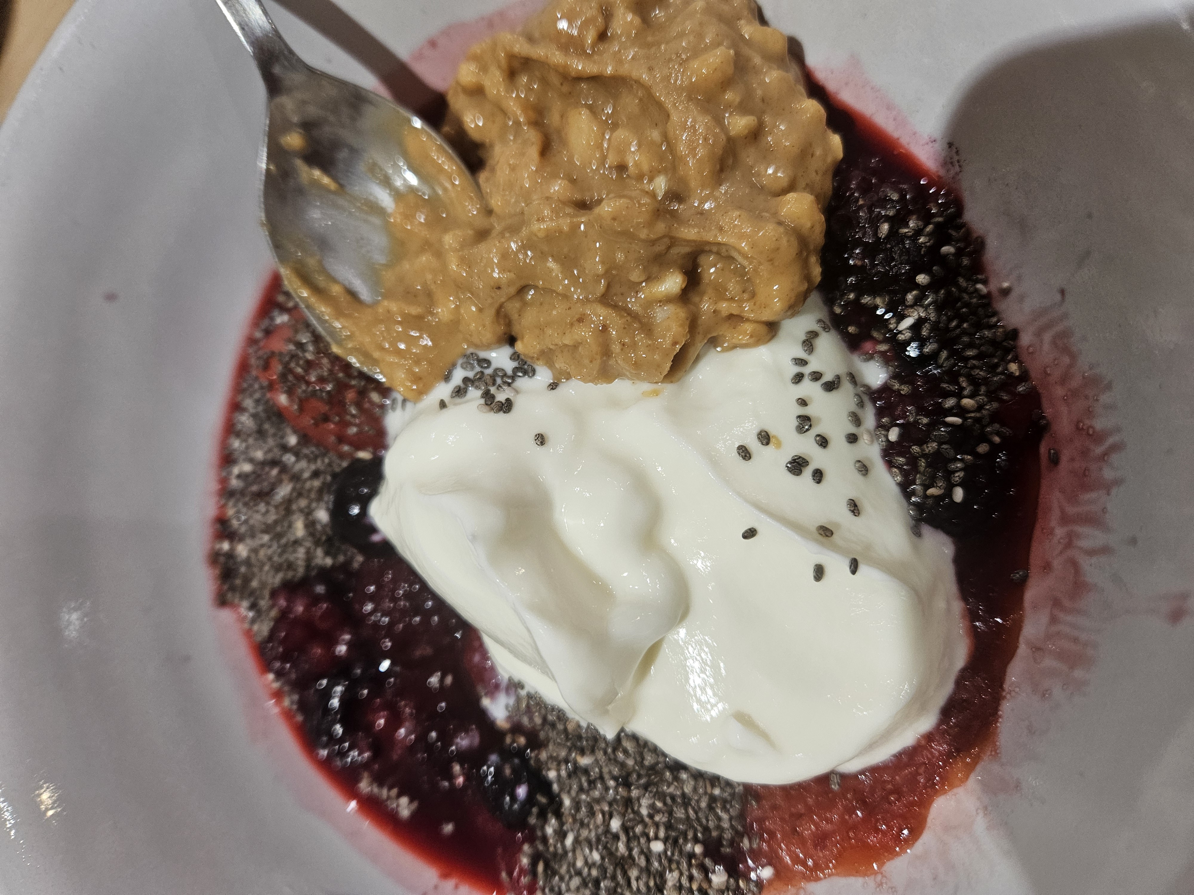 Yogurt berry chia bowl