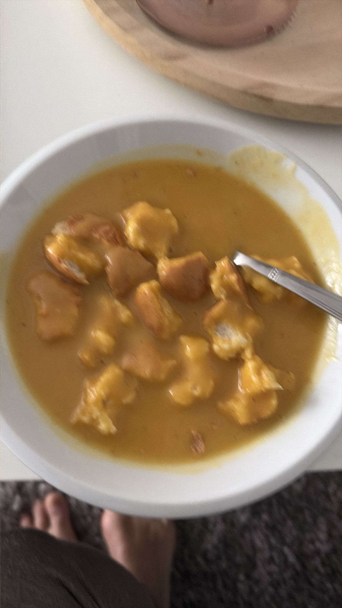 Kürbissuppe mit Brot