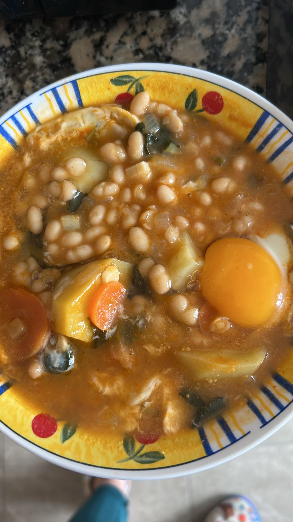 guiso de alubias con huevo