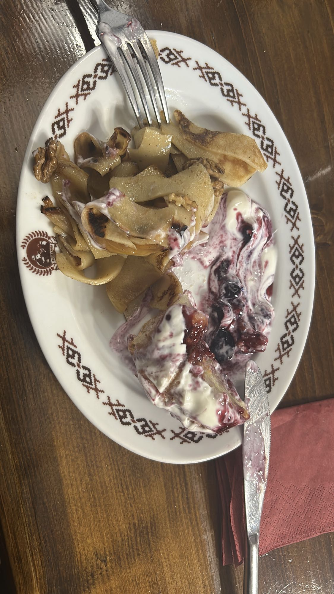 Clătite cu smântână și dulceață
