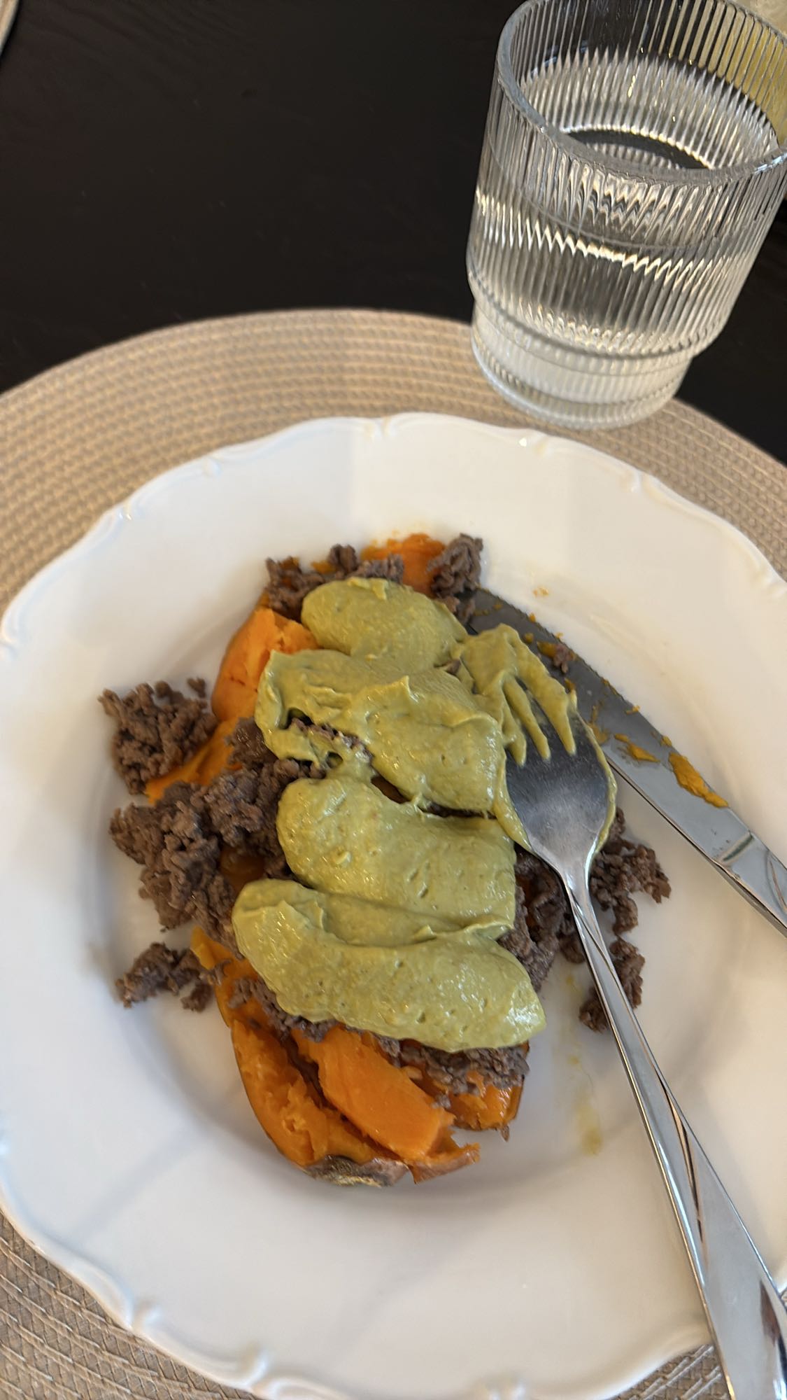 Sötpotatis med köttfärs & sås