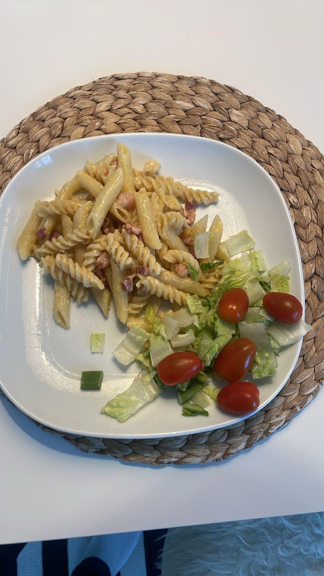Pasta med sallad