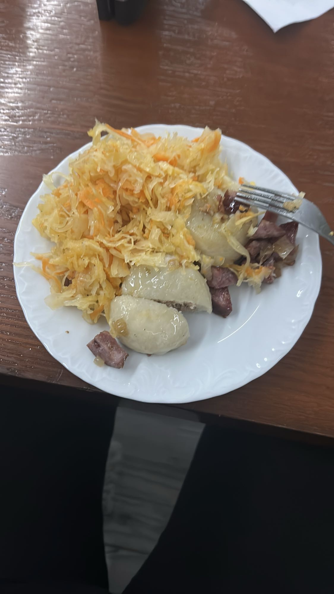 Pyzy z kapustą i kiełbasą