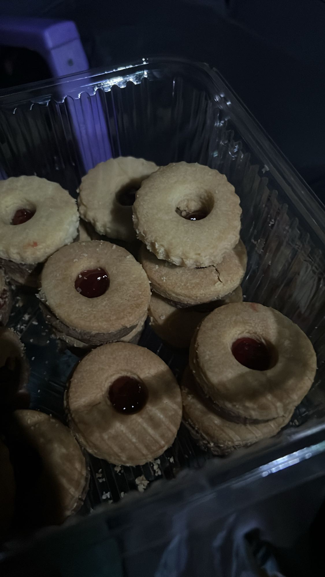 Jam sandwich cookies