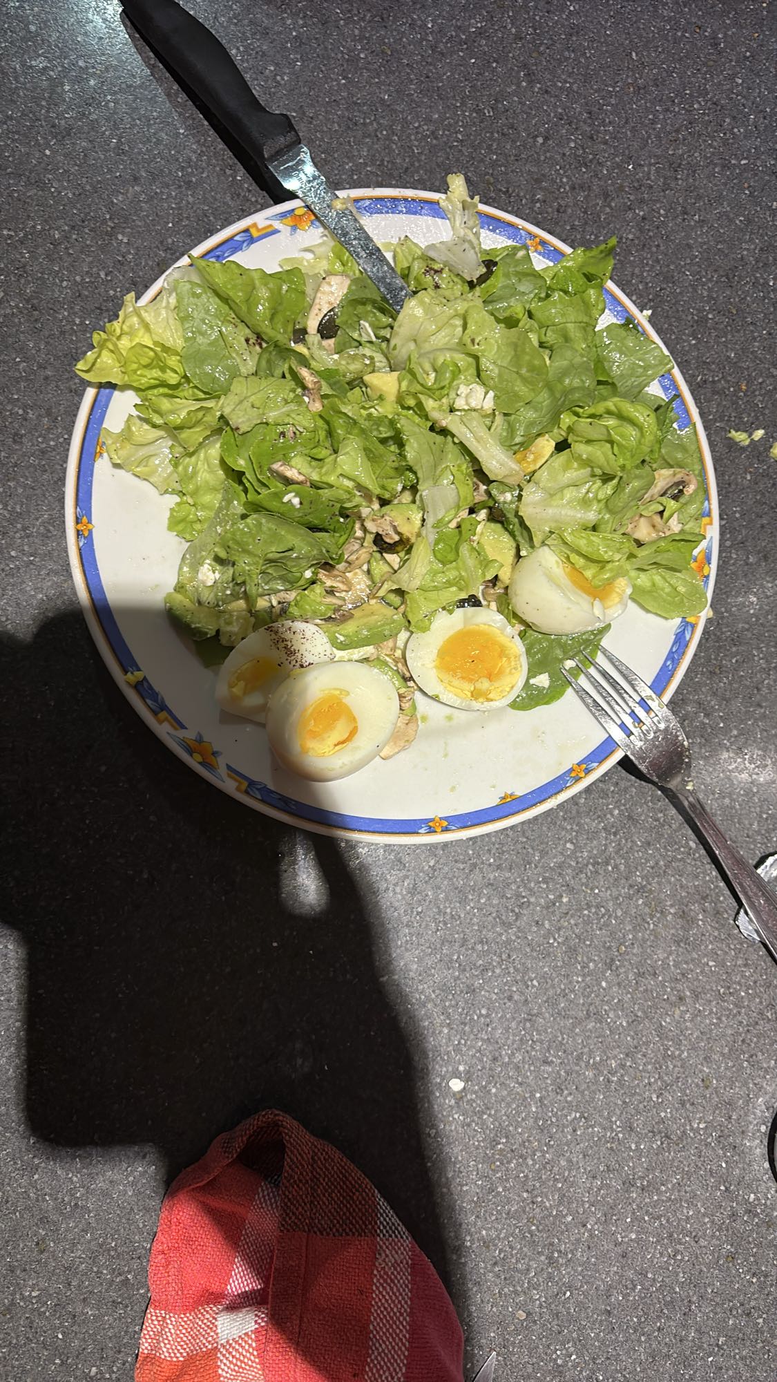 Salade œufs avocat
