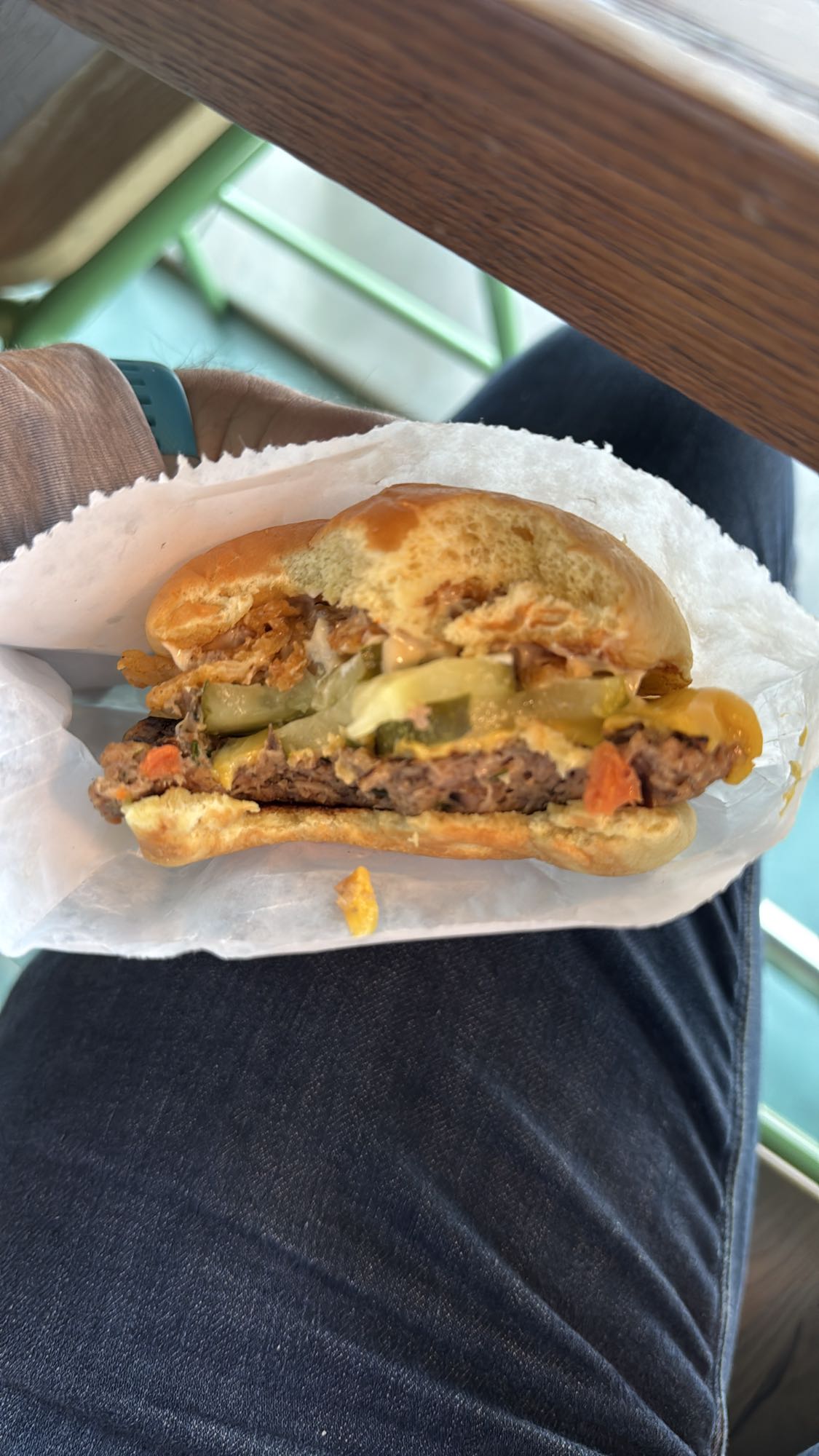 Cheeseburger with pickles