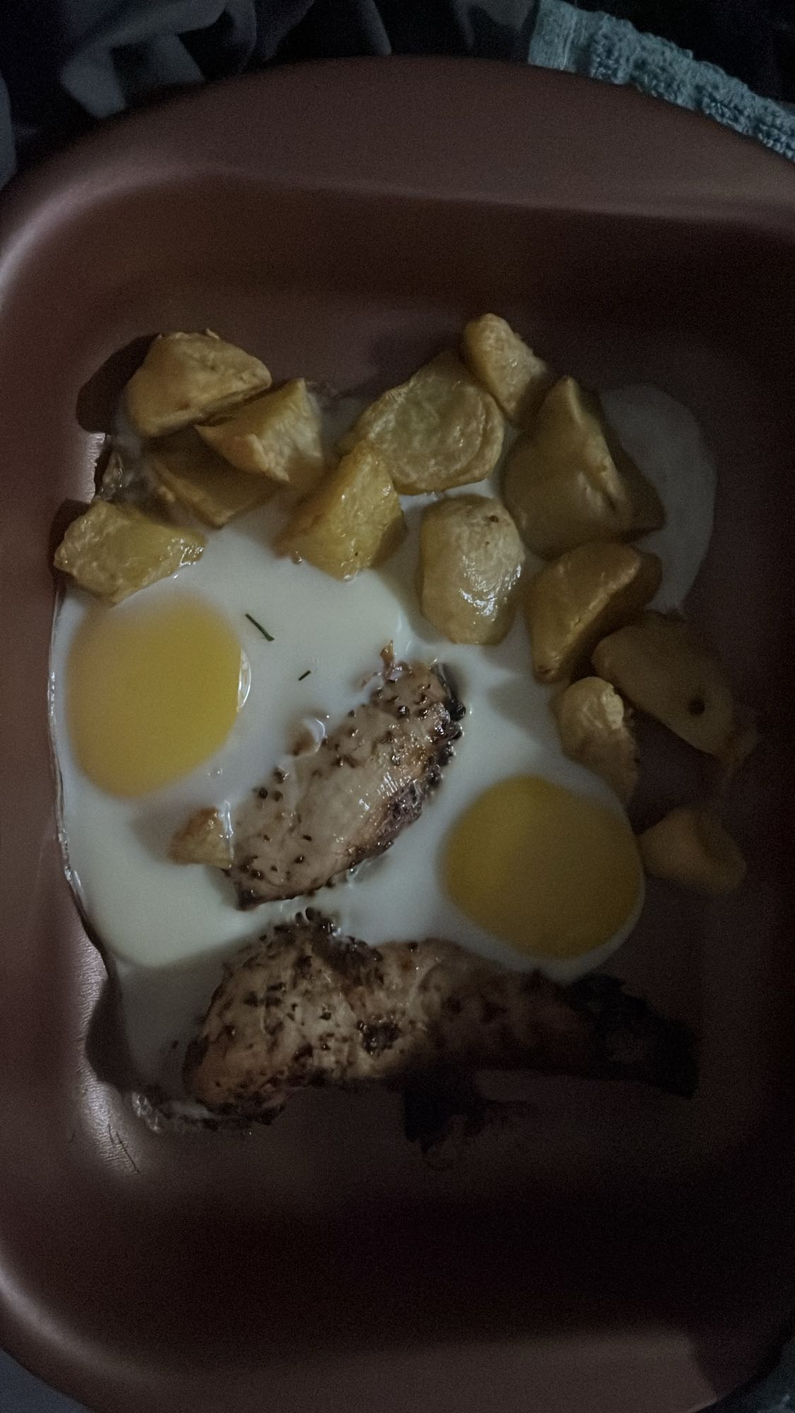 Pollo, huevos y papas