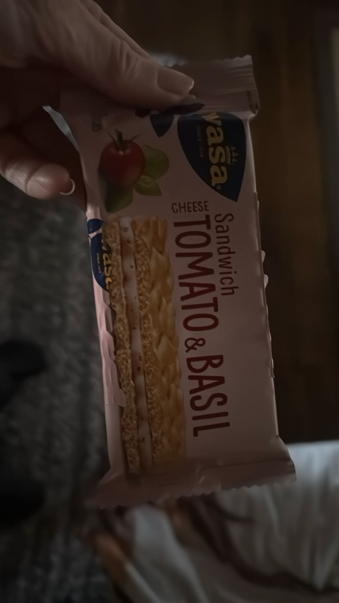 Wasa tomaat basilicum sandwich