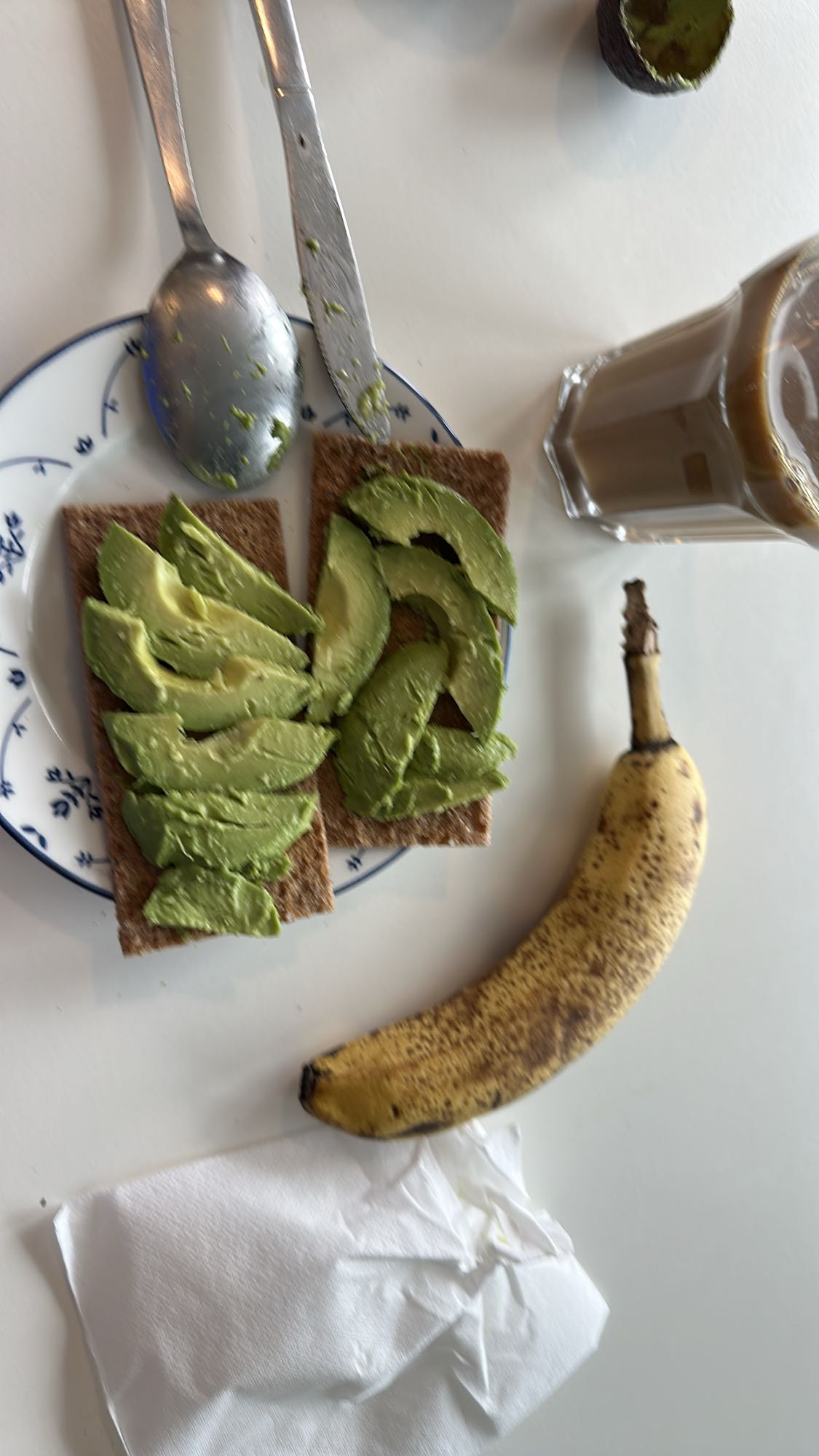 Avokadoknäcke med banan