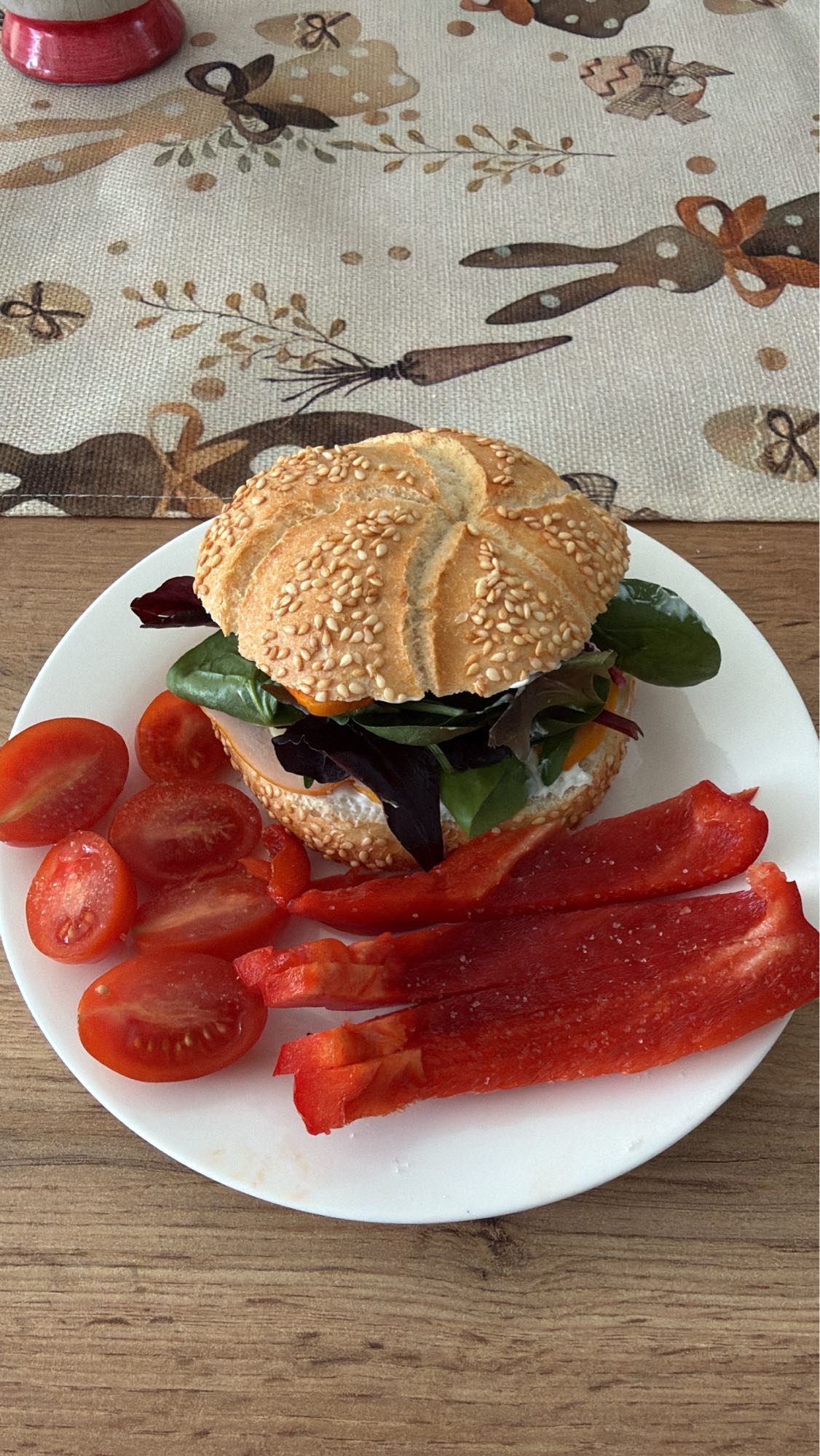 Sandviș cu legume și ardei