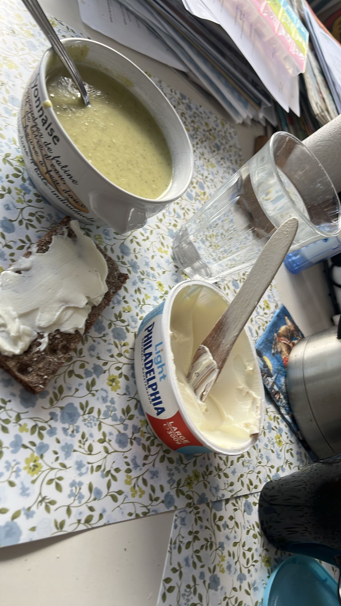 Grönsakssoppa med knäckebröd