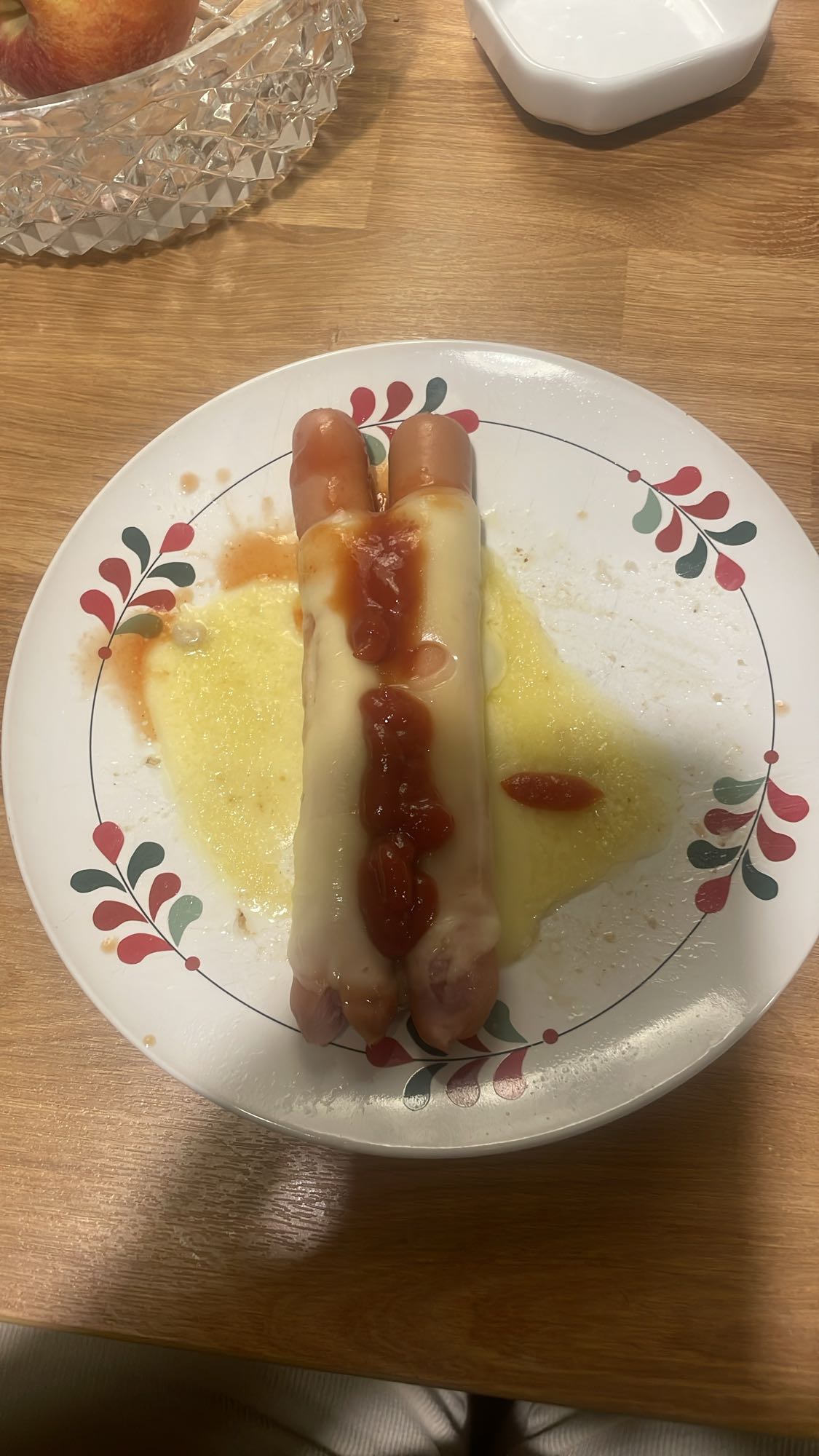 Parówki z serem i ketchupem