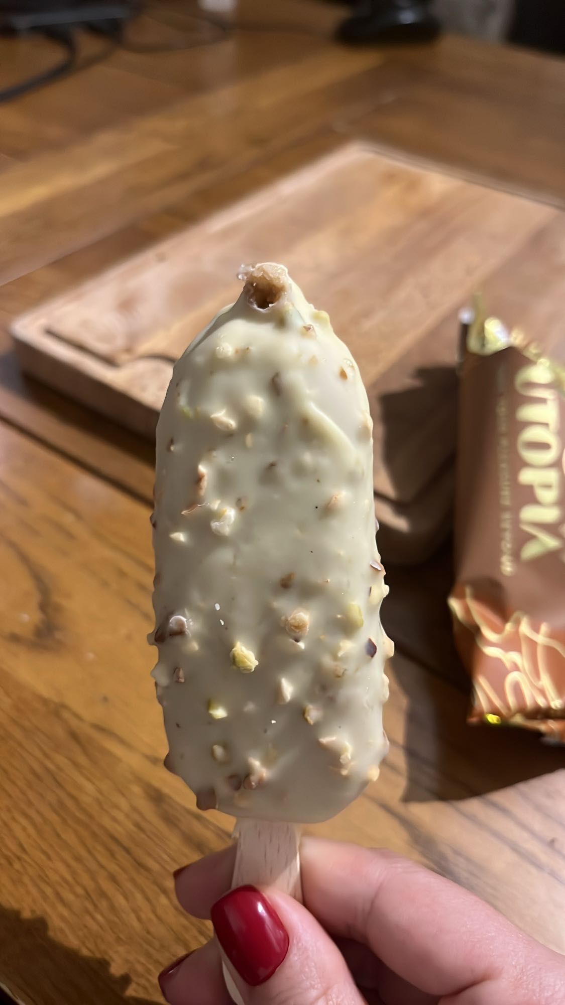 White chocolate almond ice cream
