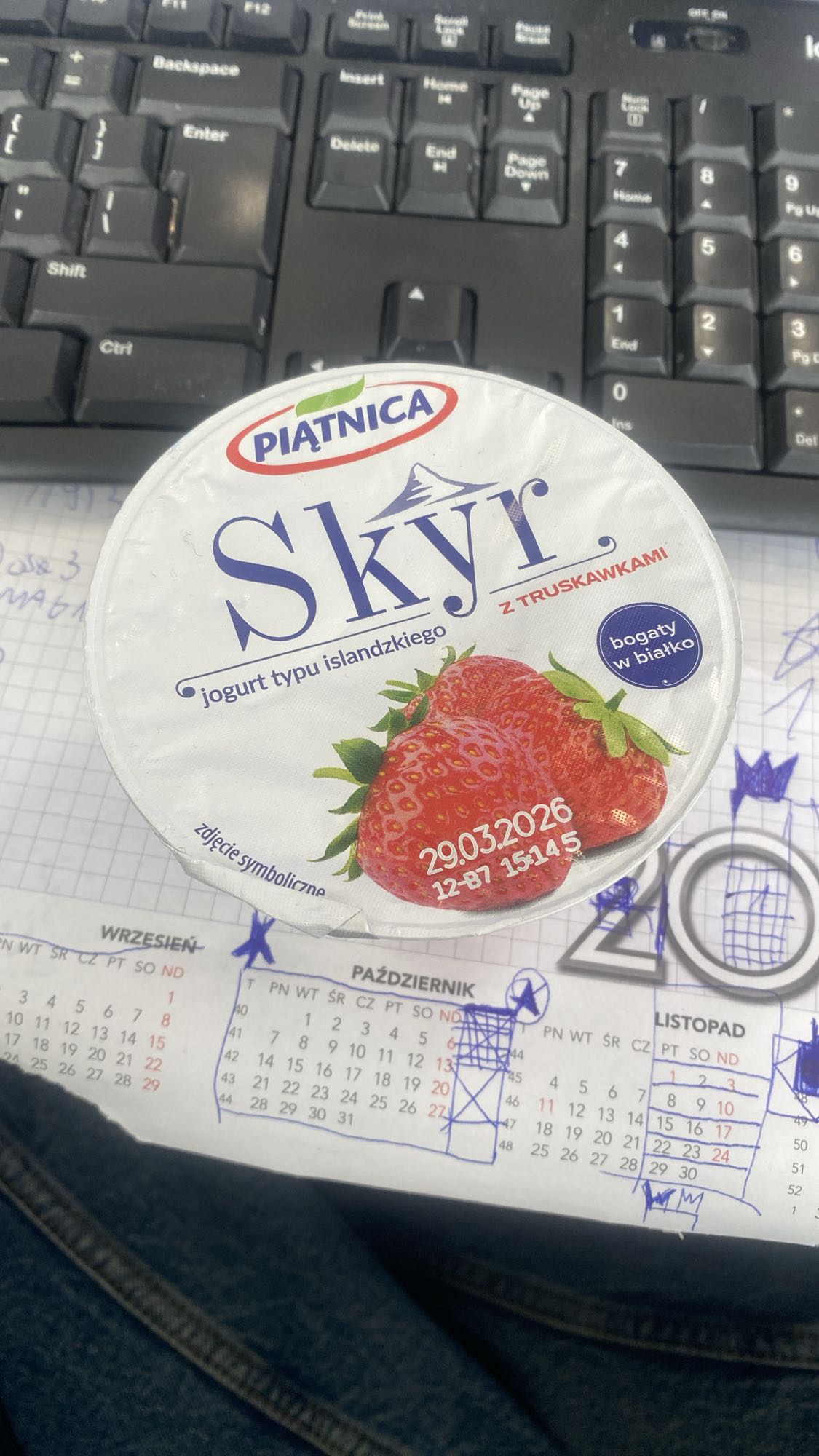 Skyr truskawkowy